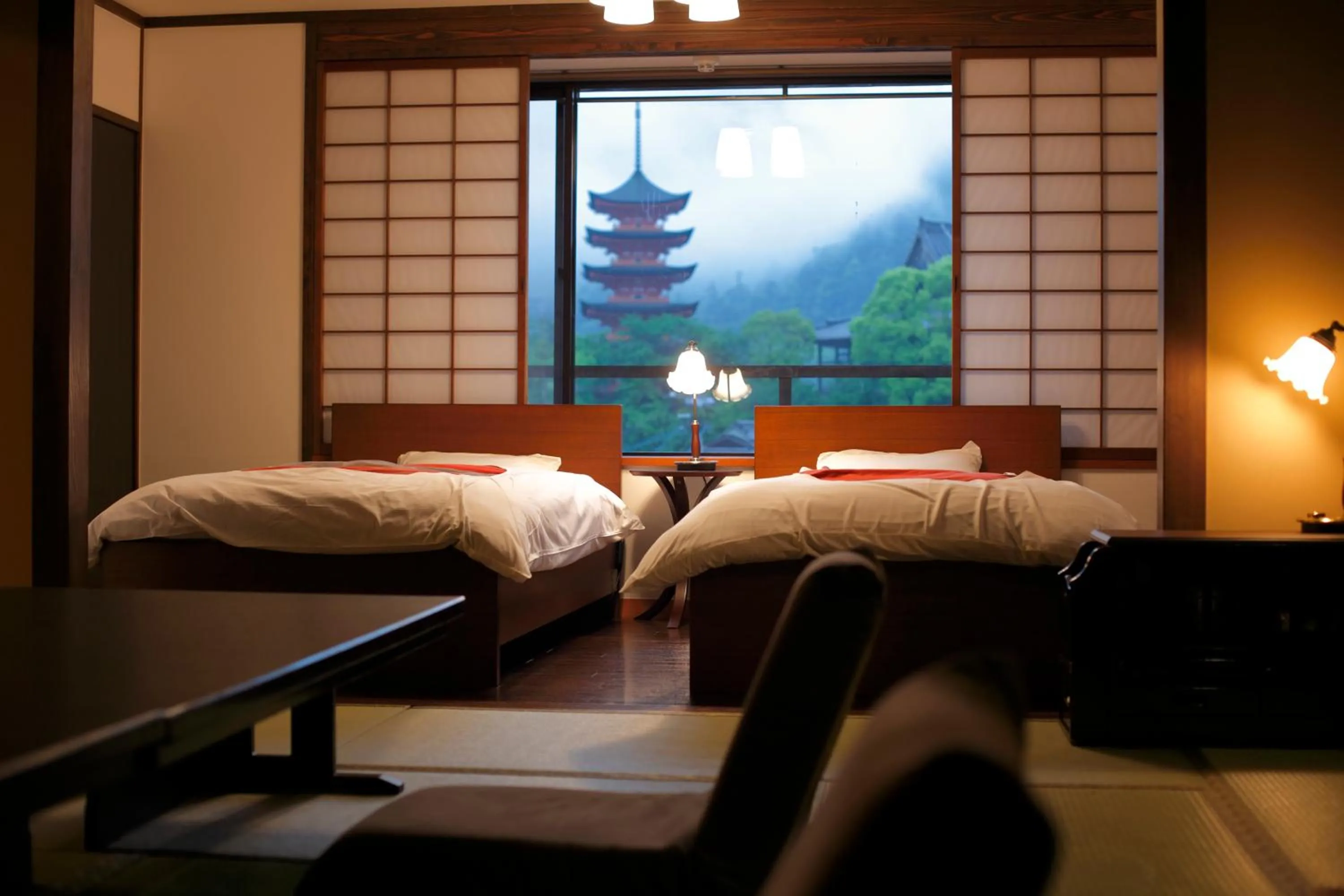 Living room, Bed in Kinsuikan