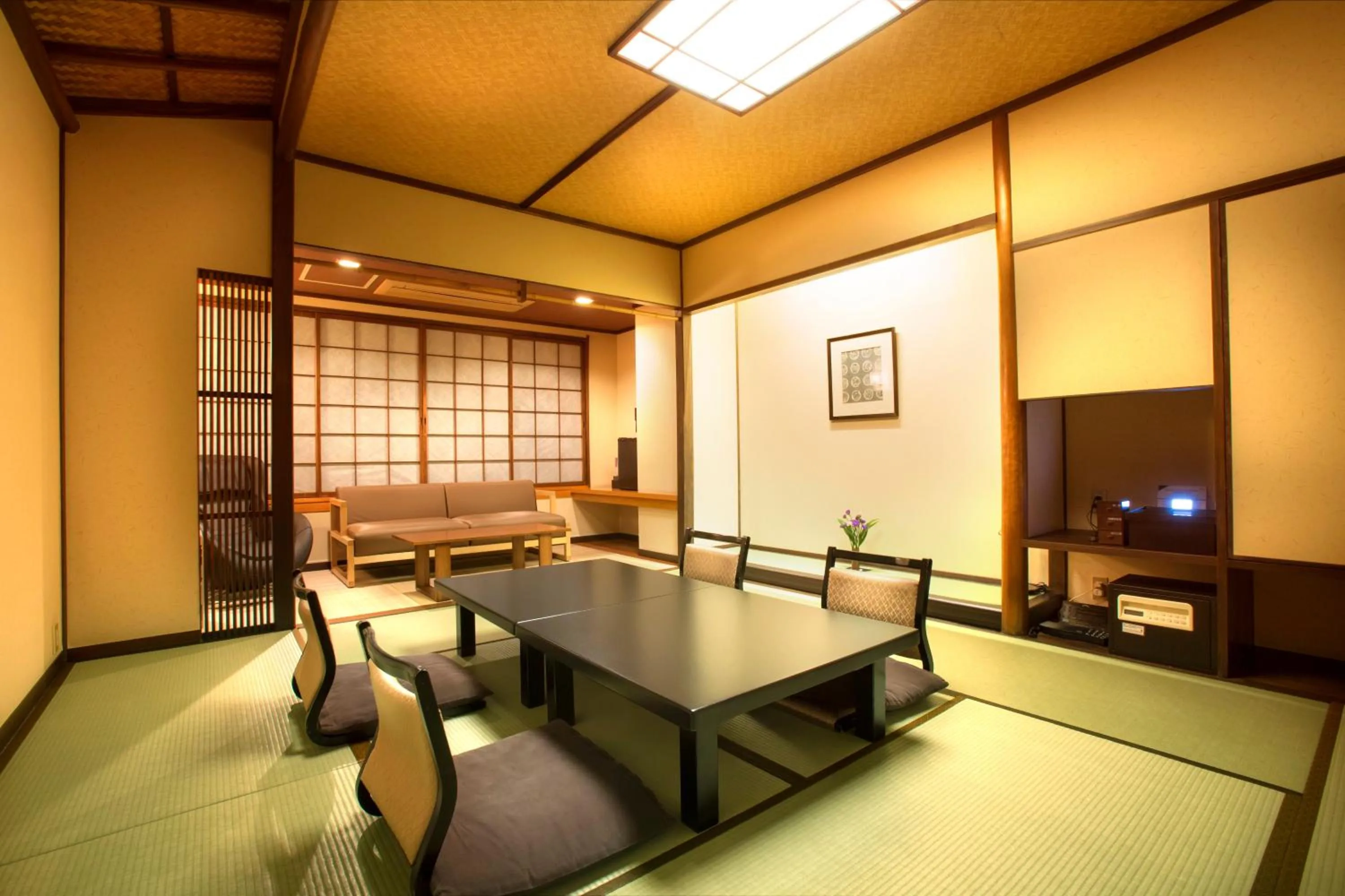 Photo of the whole room in Kinsuikan