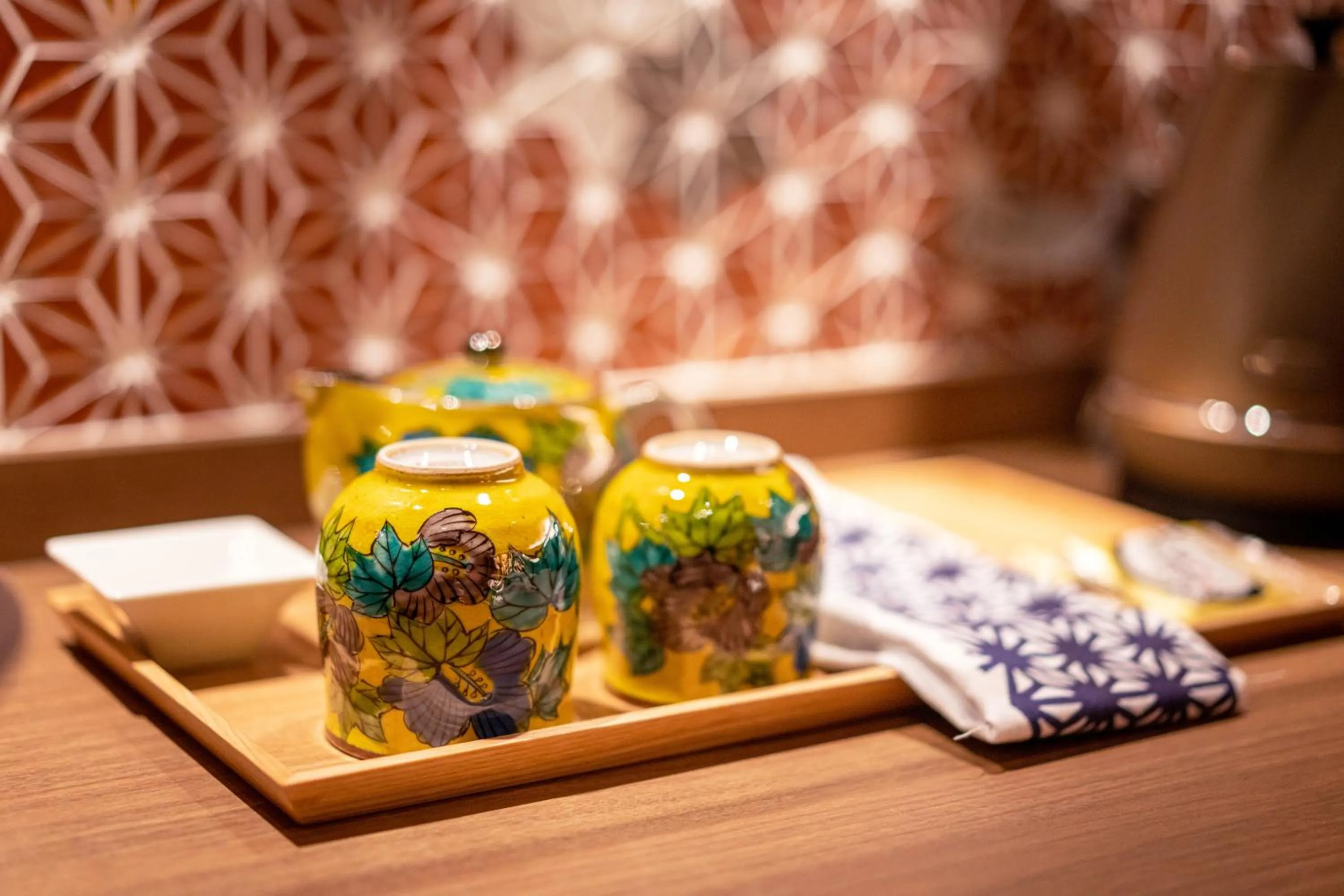 Decorative detail in Kinsuikan