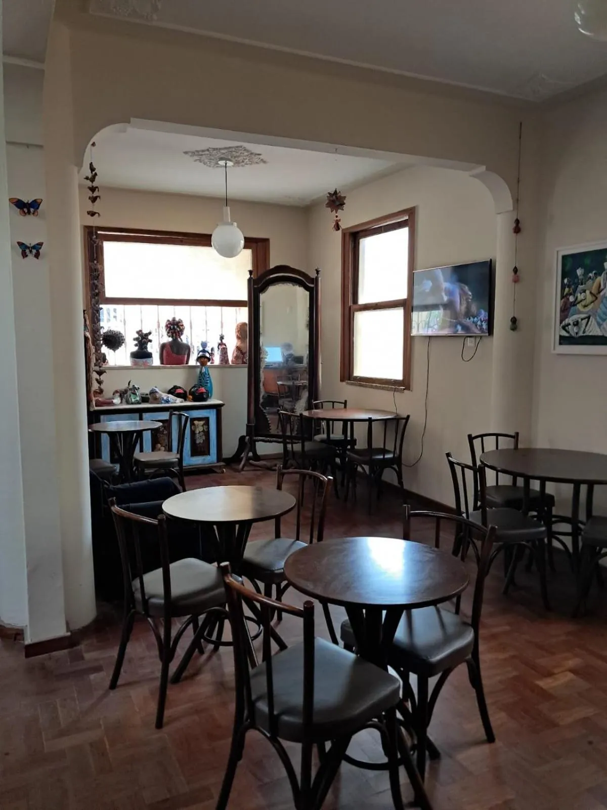 Communal lounge/ TV room in Hotel Pousada Acácia da Barra