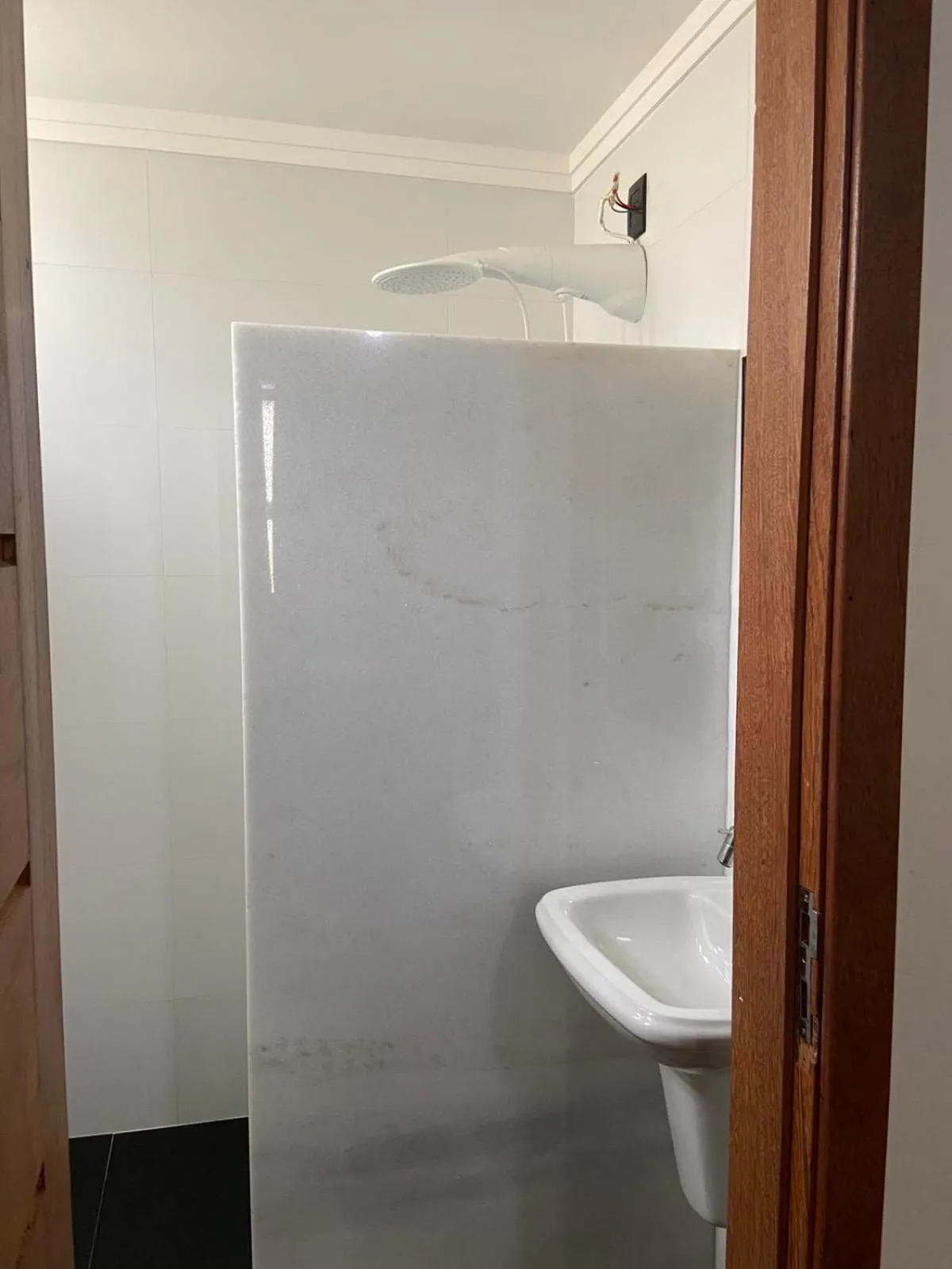 Shower in Hotel Pousada Acácia da Barra