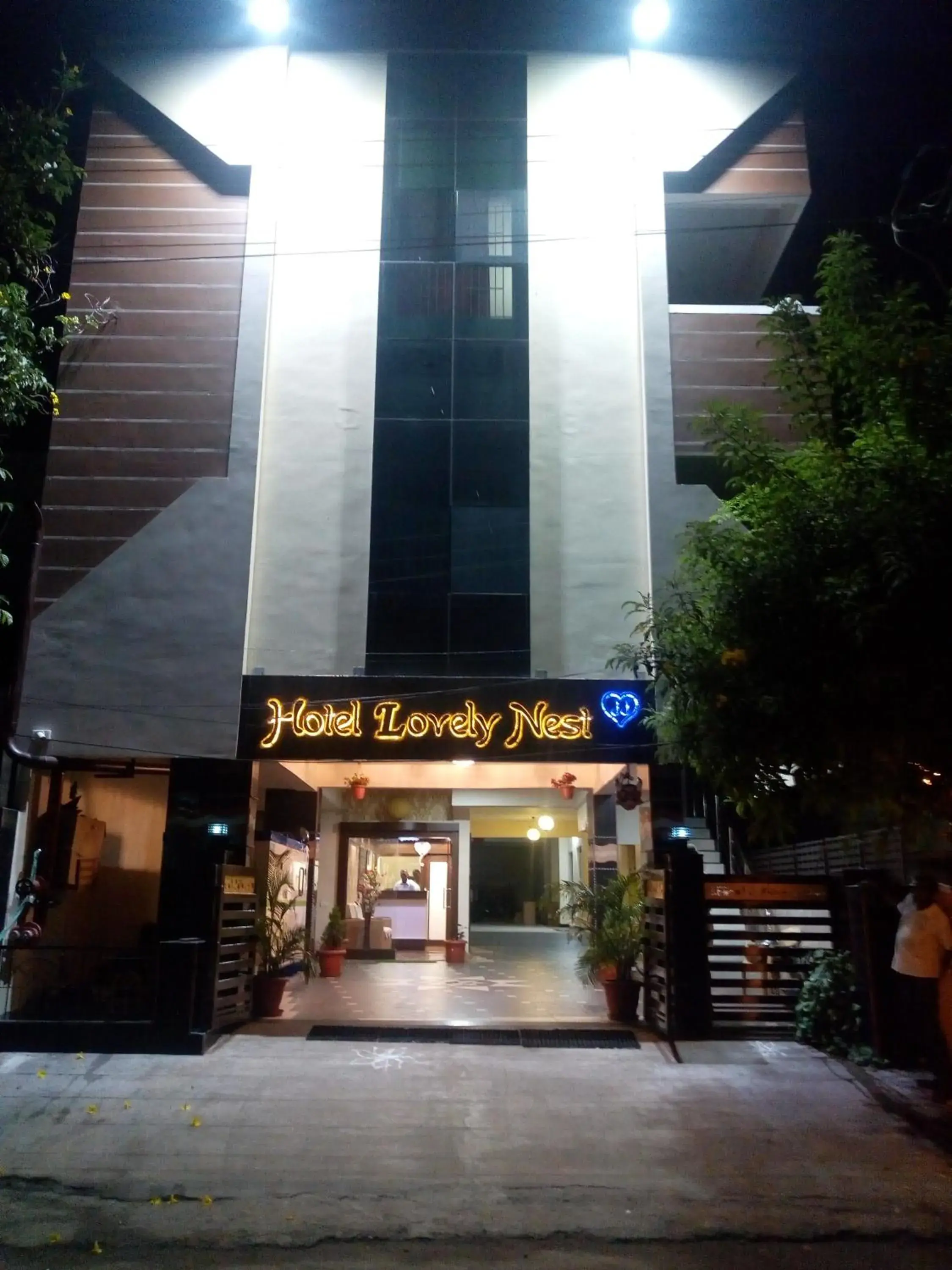Hotel Lovely Nest Hotel Lovely Nest