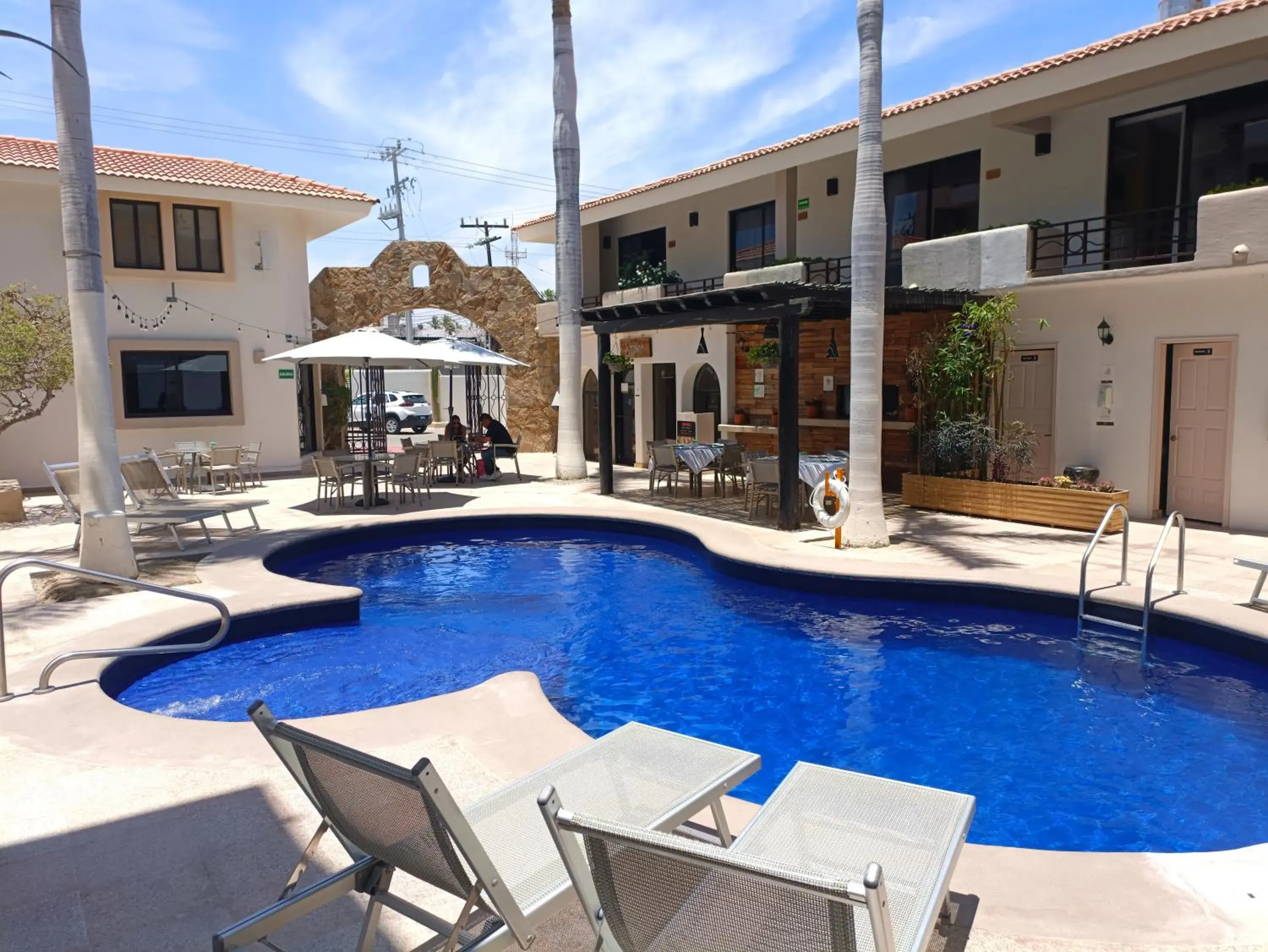 Pool view in Hotel Santa Fe Los Cabos by Villa Group Pool view in Hotel Santa Fe Los Cabos by Villa Group