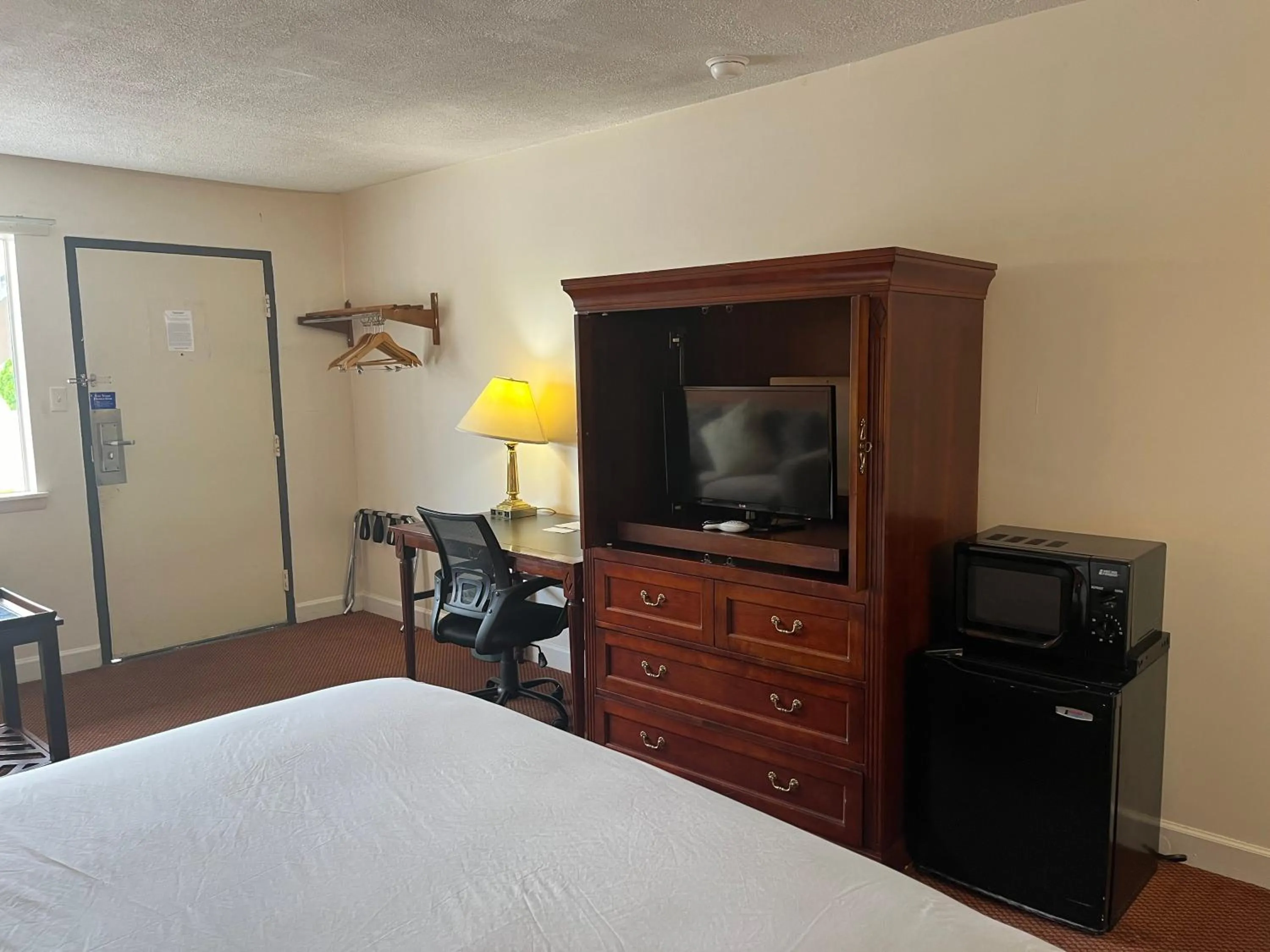 Bed in Motel 6 Culpeper, VA