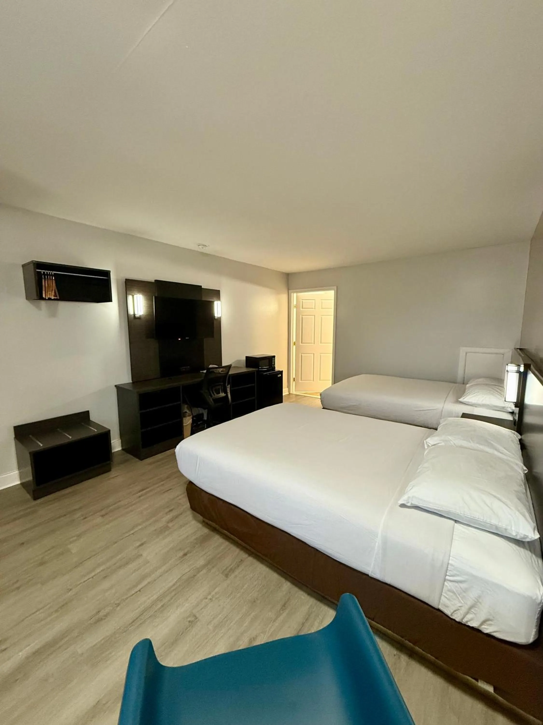 Bedroom, Bed in Motel 6 Culpeper, VA