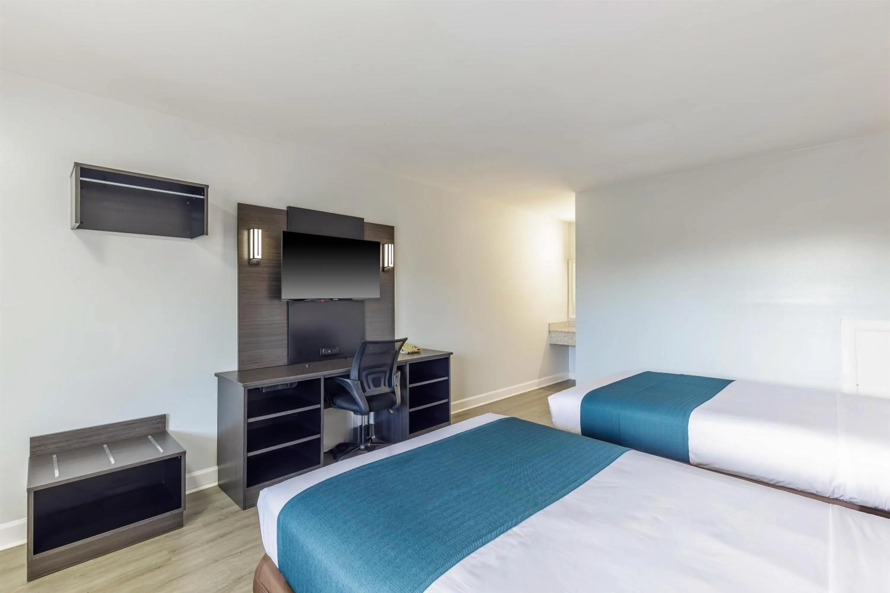 Bedroom, Bed in Motel 6 Culpeper, VA