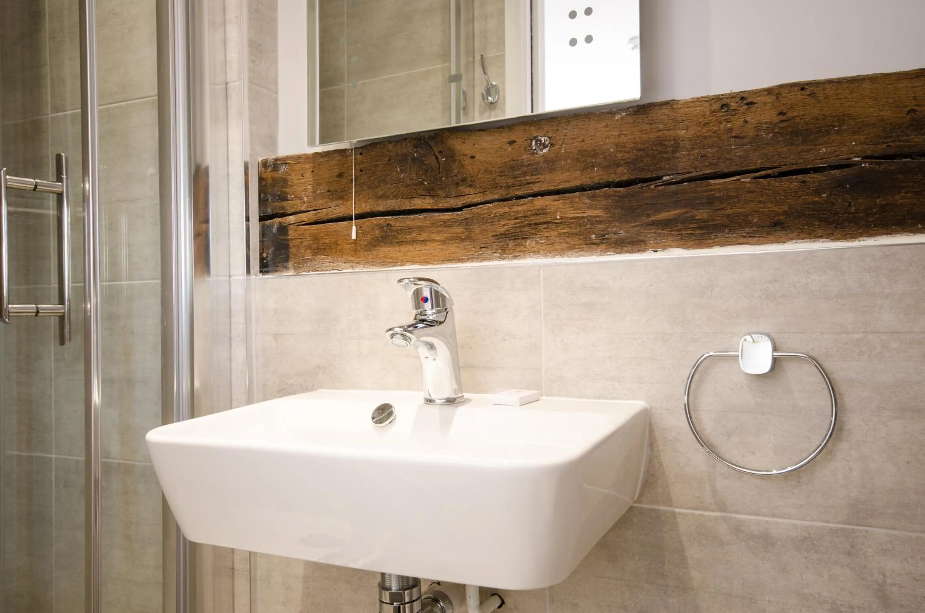 Bathroom in The Dog At Wingham