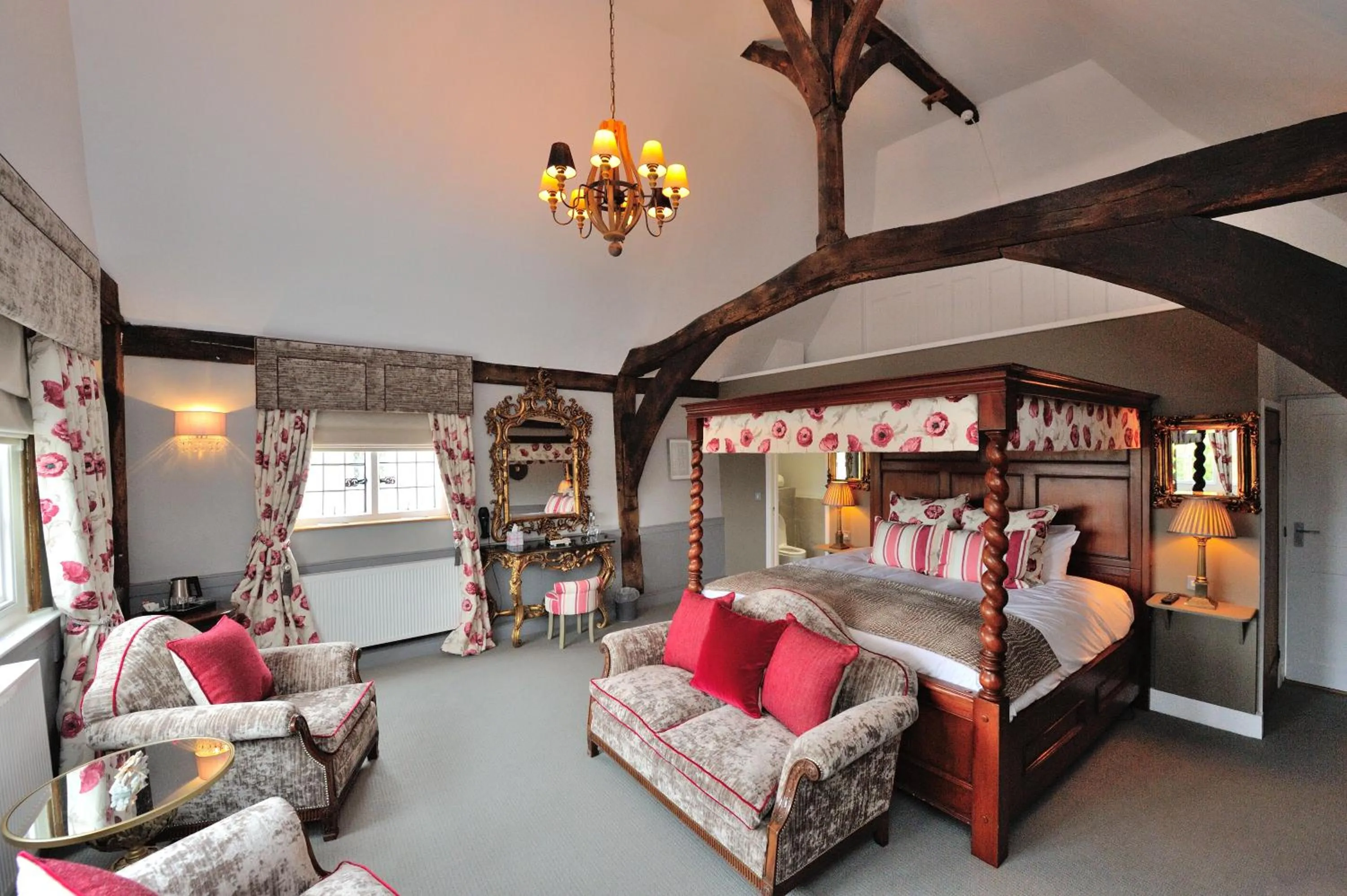 Photo of the whole room, Bed in The Dog At Wingham