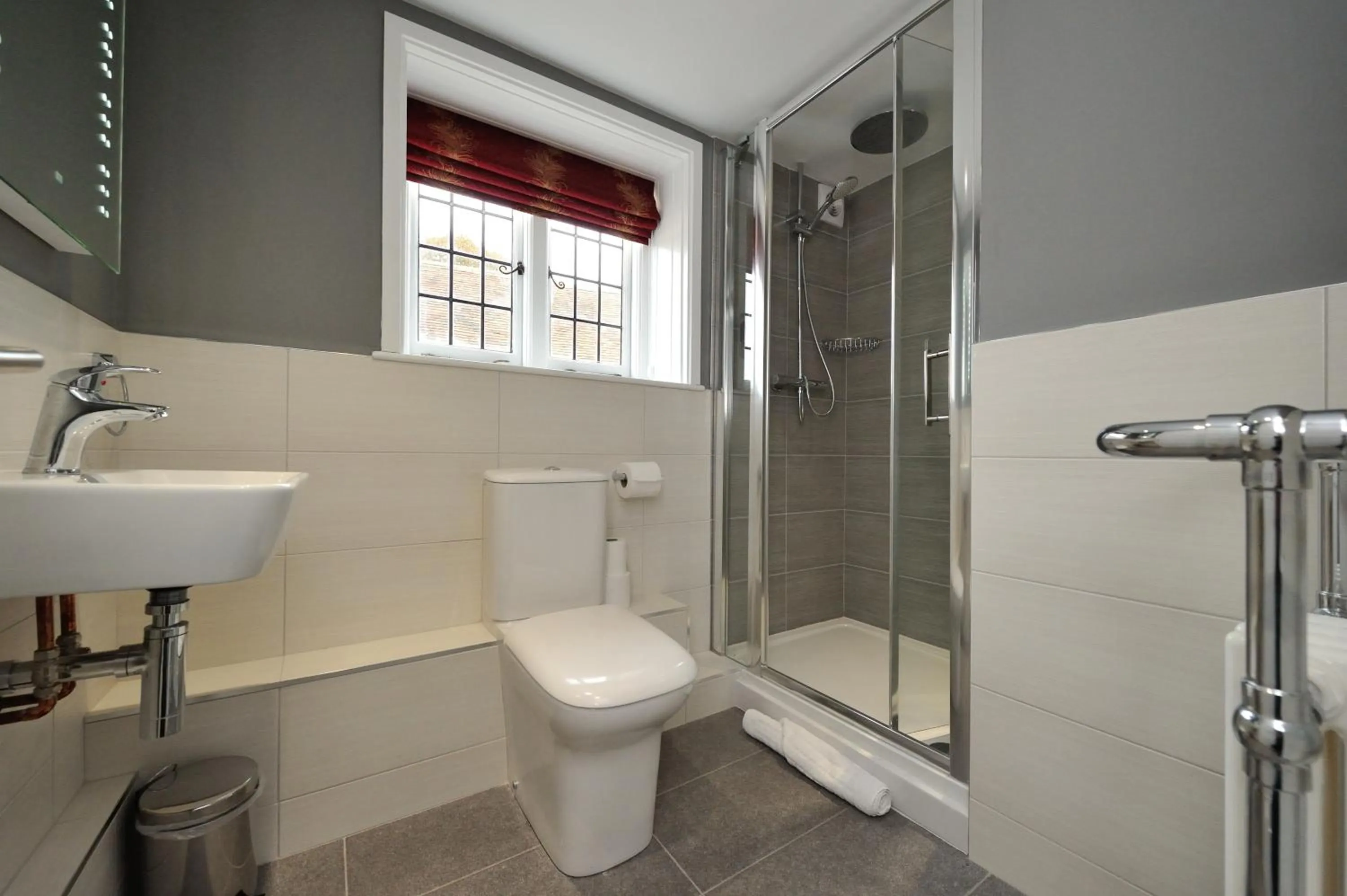 Shower in The Dog At Wingham