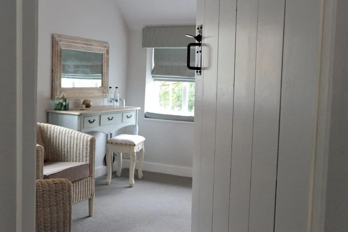 Decorative detail in The Dog At Wingham