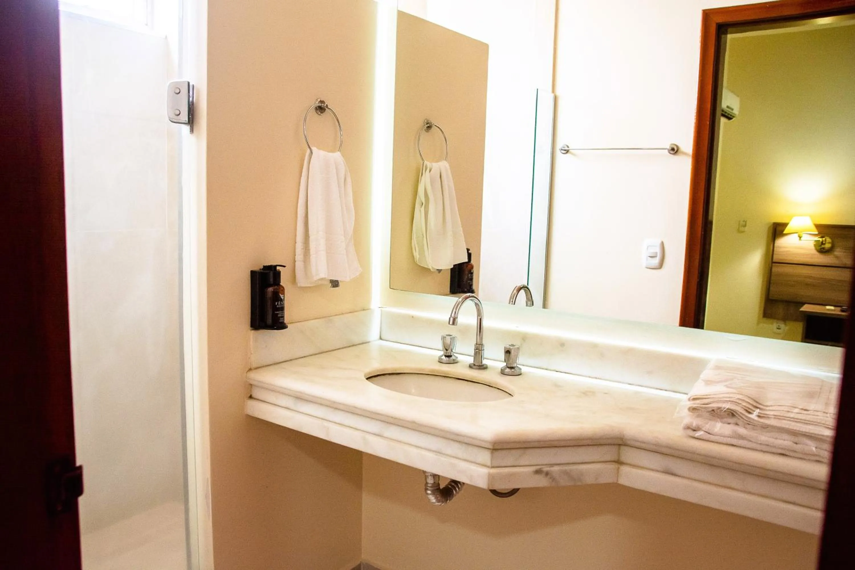 Bathroom in Fenix Hotel Pouso Alegre