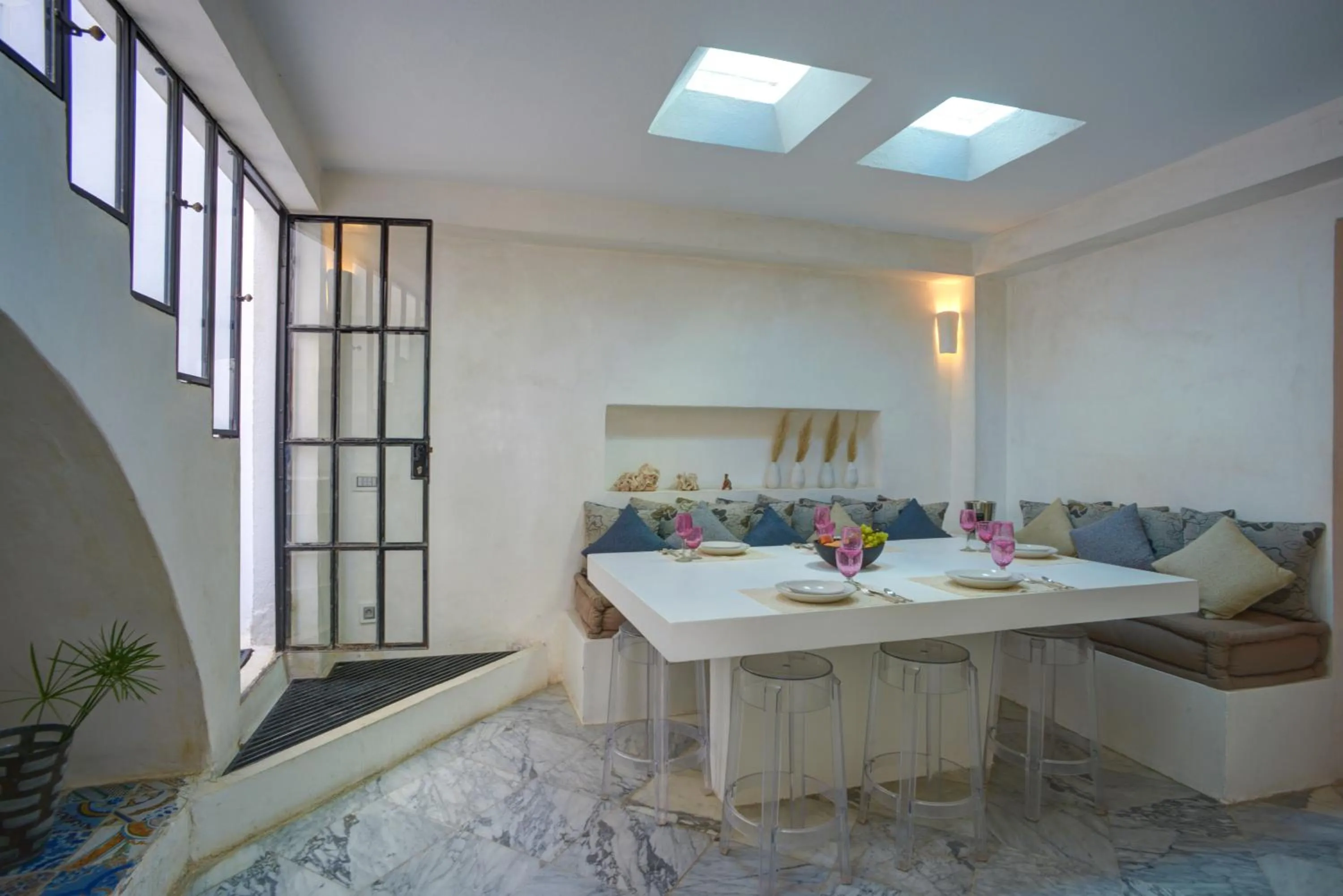 Business facilities in Dar Sabri