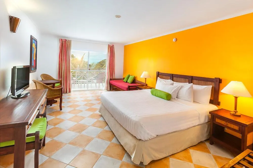 Queen Room with Garden View in Grand Decameron Panama, A Trademark All Inclusive Resort