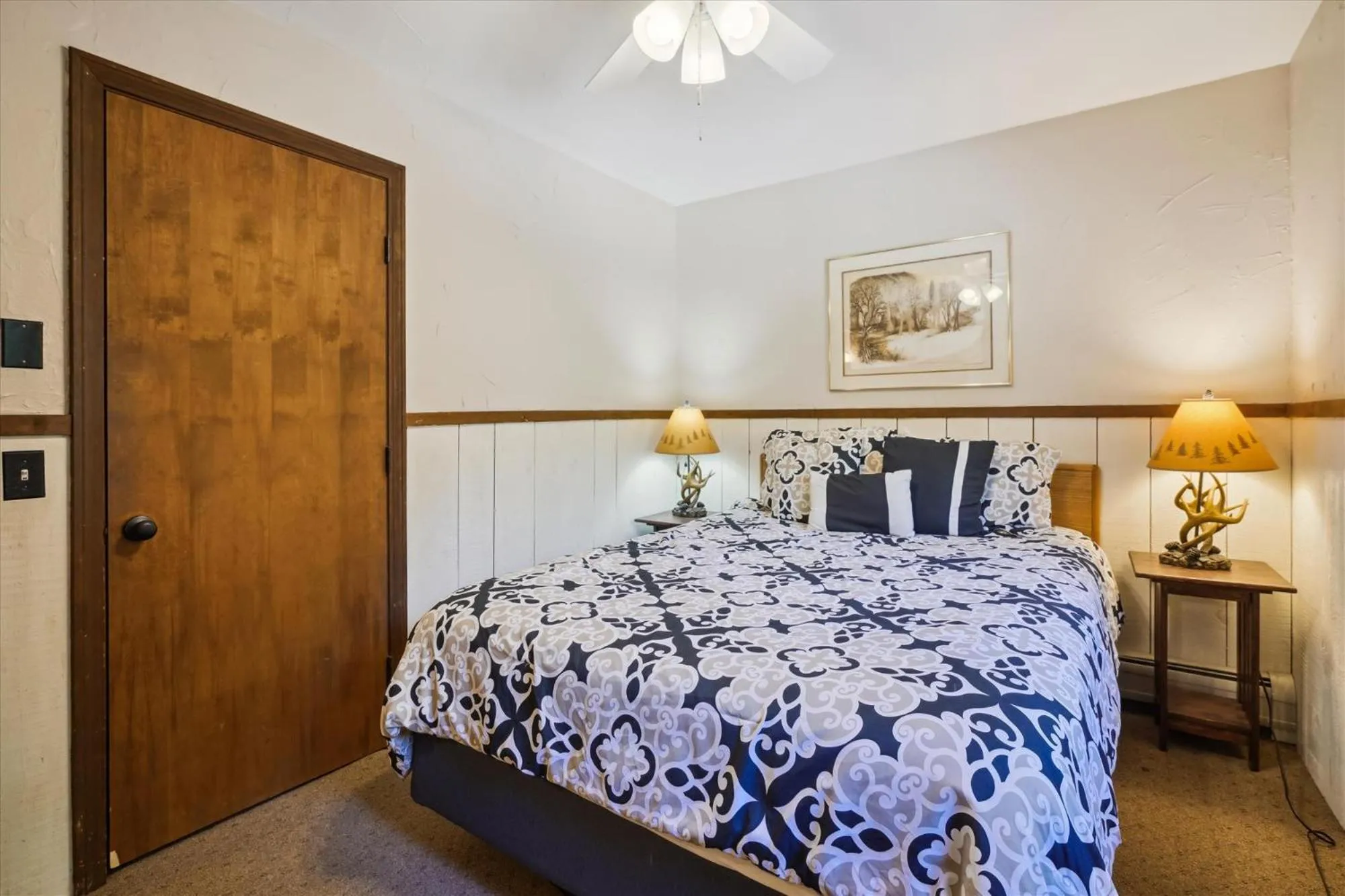 Bed in 4-Bedroom Townhouse with Sauna Snow Flake