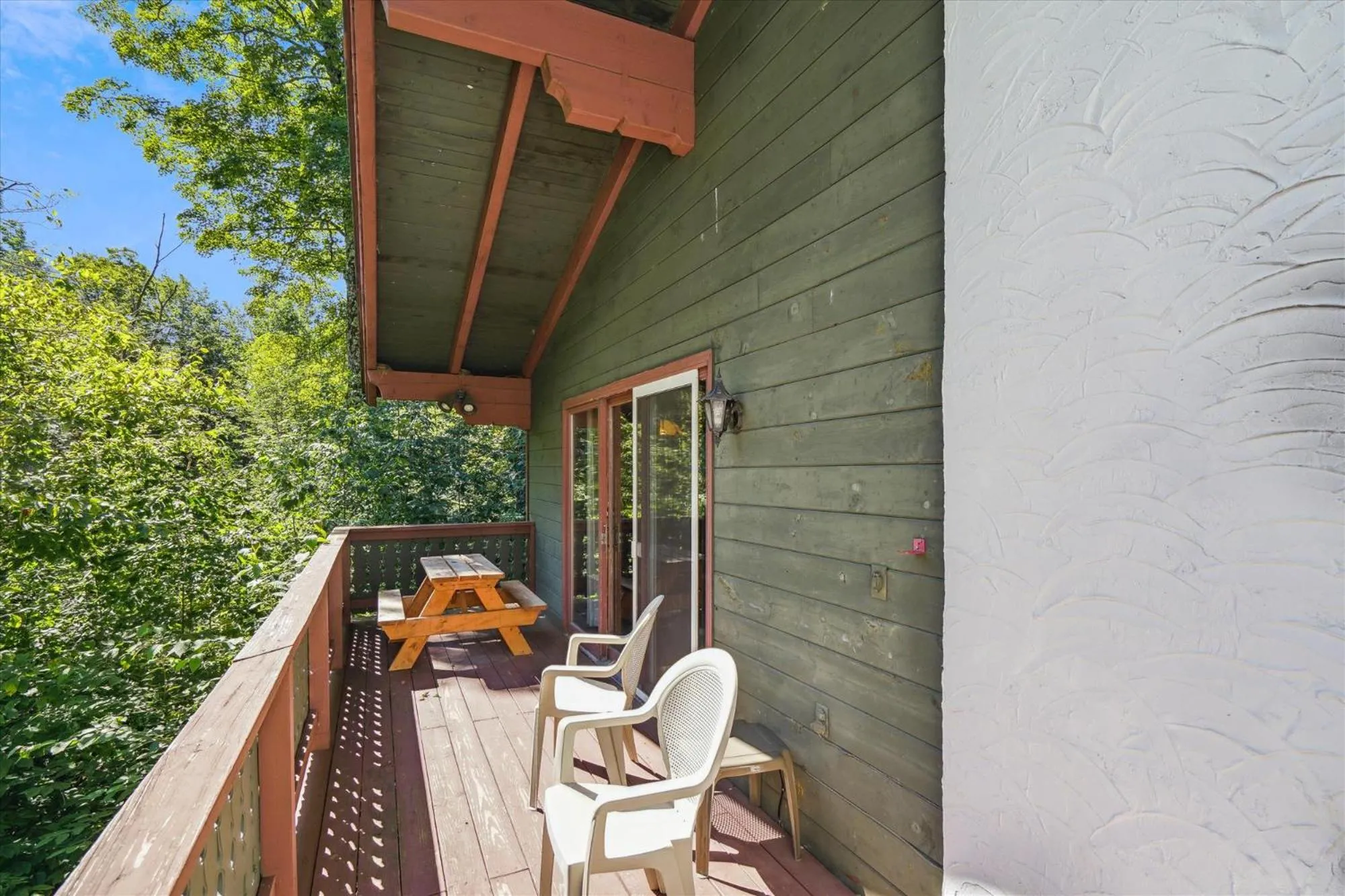 Balcony/Terrace in 4-Bedroom Townhouse with Sauna Snow Flake