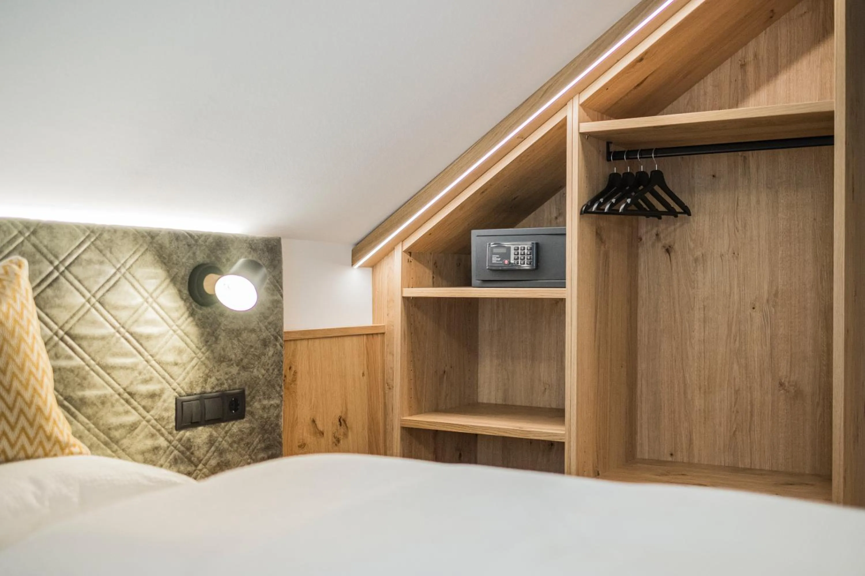 Bed in Gasthof Albergo Dolomiten