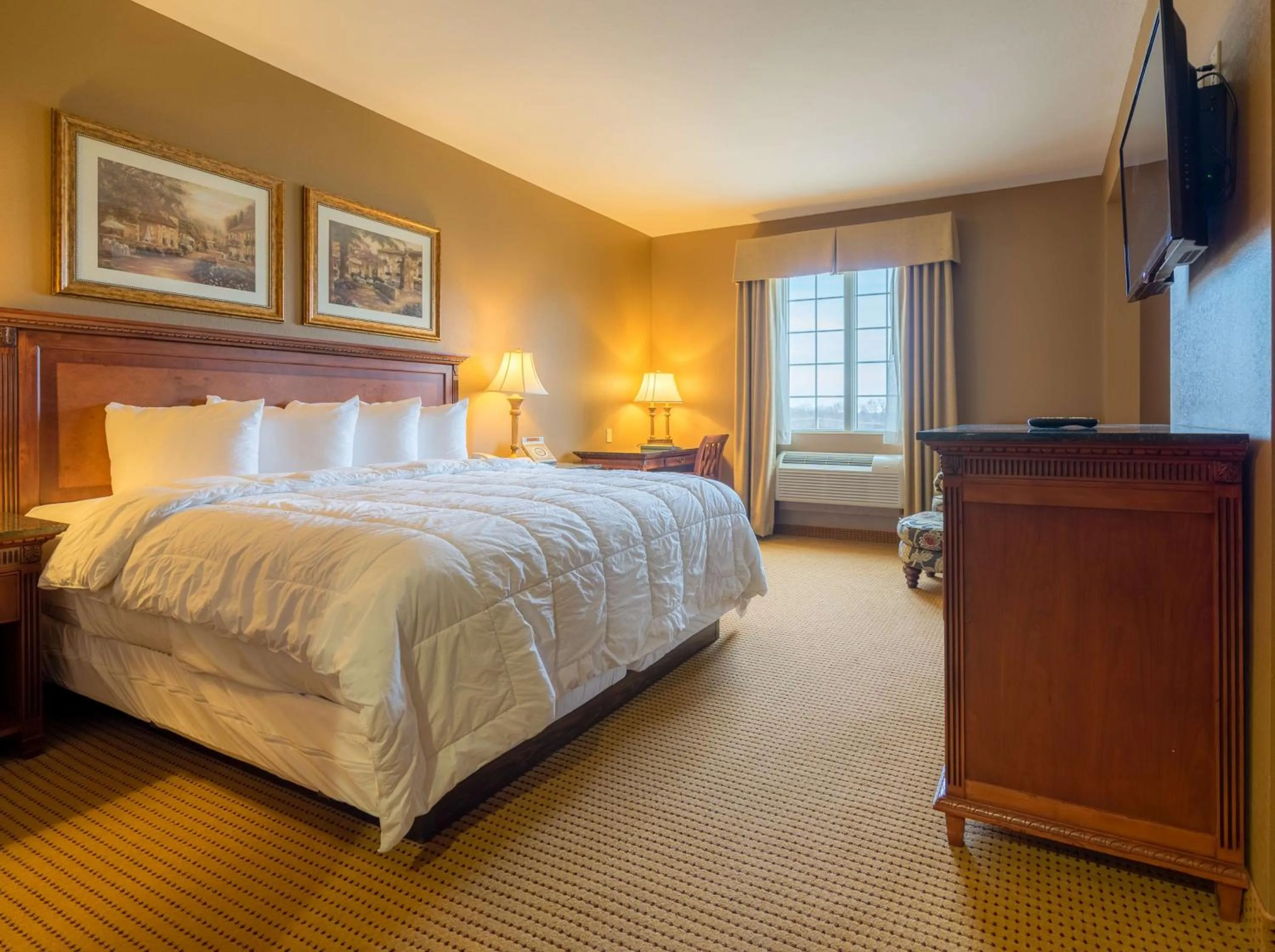 TV and multimedia, Bed in The Wildwood Hotel