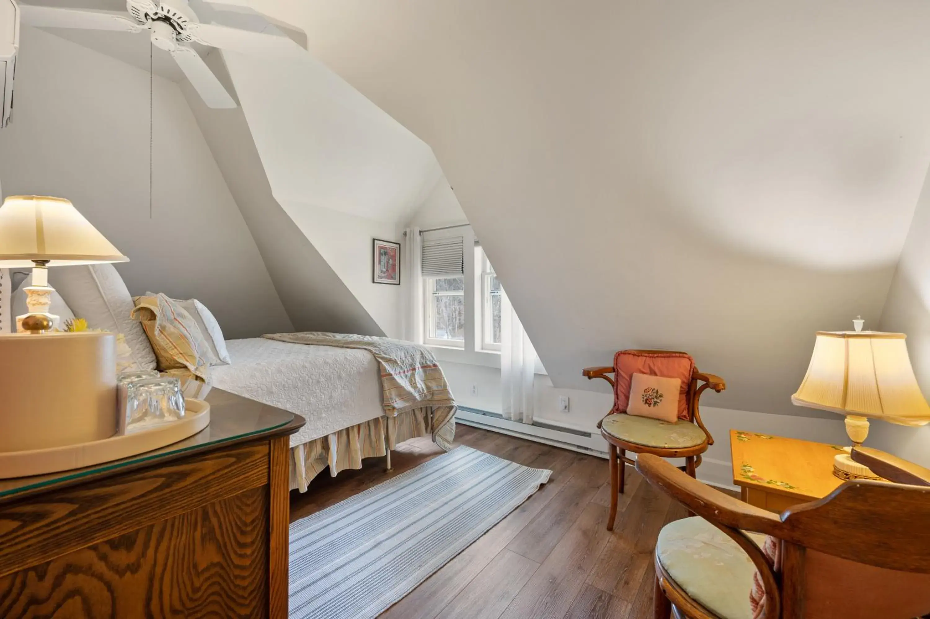 Budget Double Room in Brook Farm Inn Budget Double Room in Brook Farm Inn