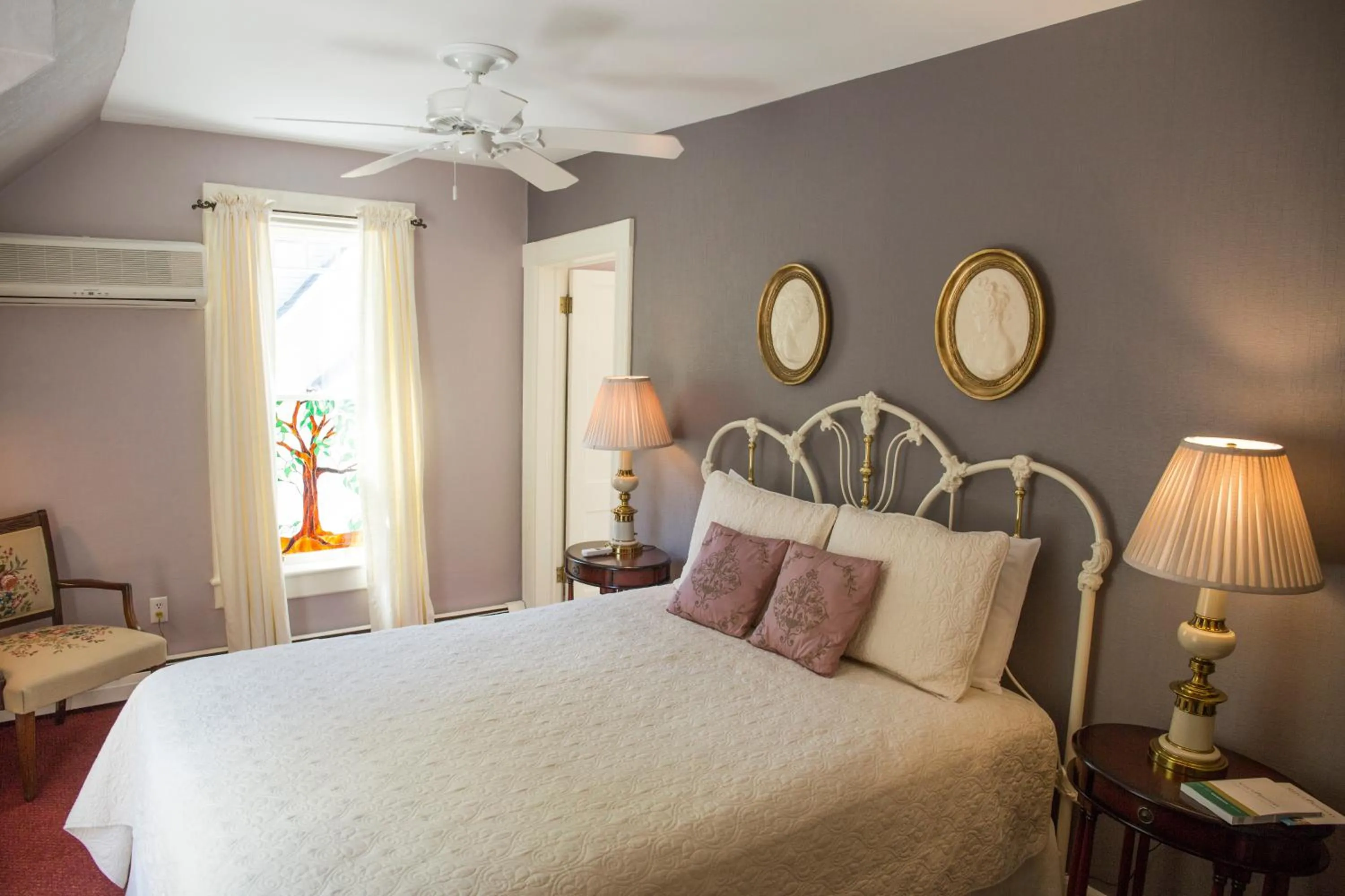 Bedroom, Bed in Brook Farm Inn