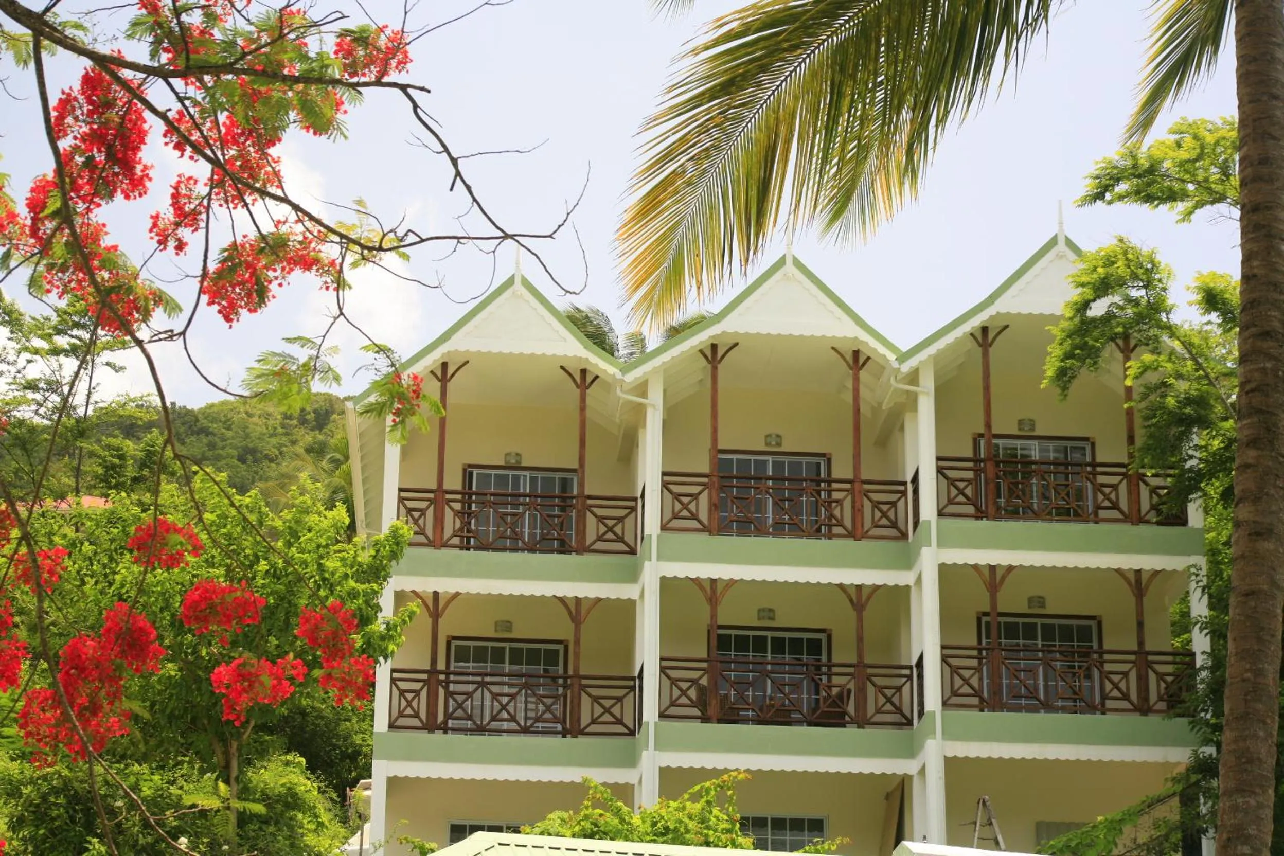 Facade/entrance in Marigot Beach Club & Dive Resort
