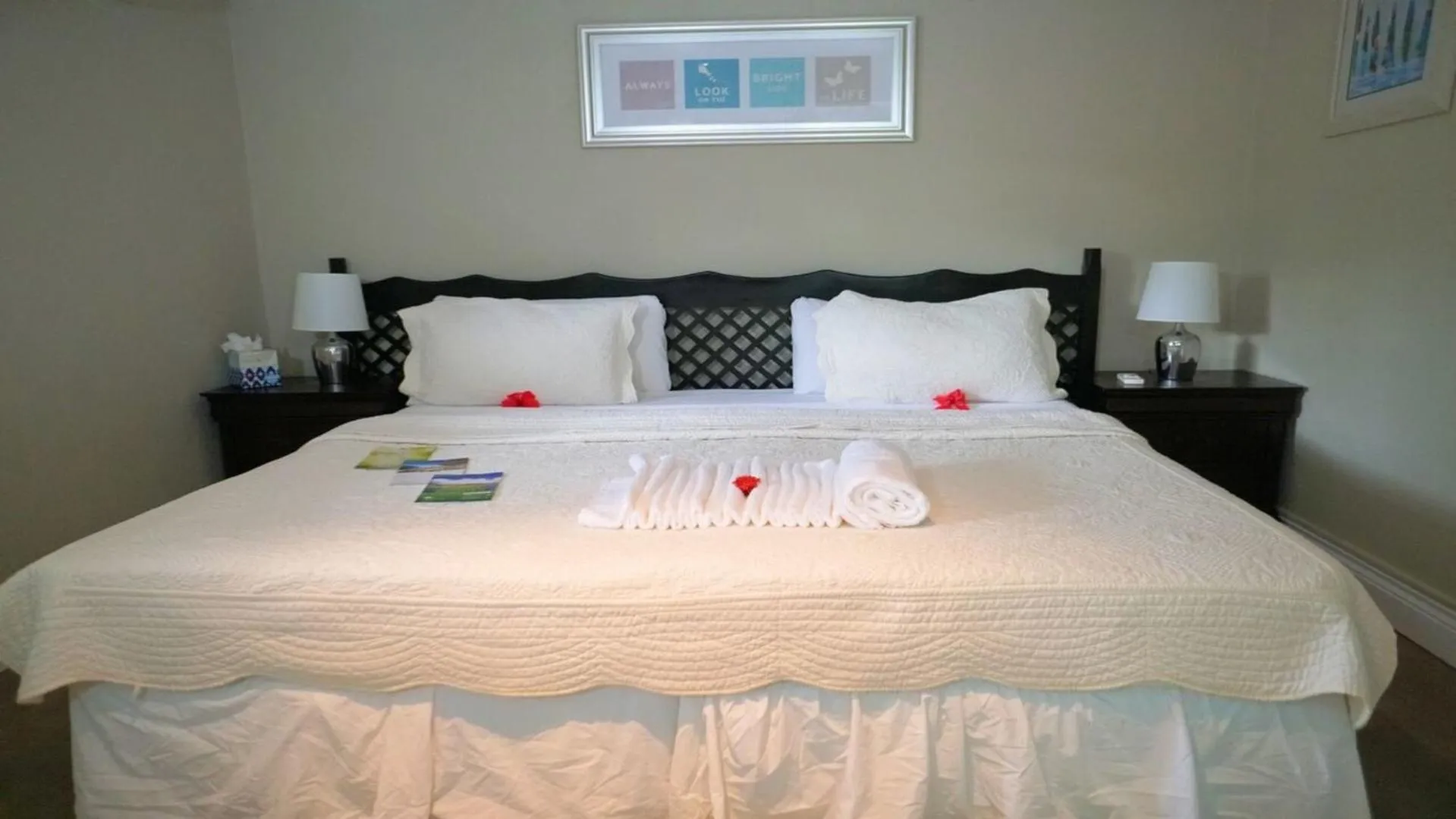 Bed in Marigot Beach Club & Dive Resort