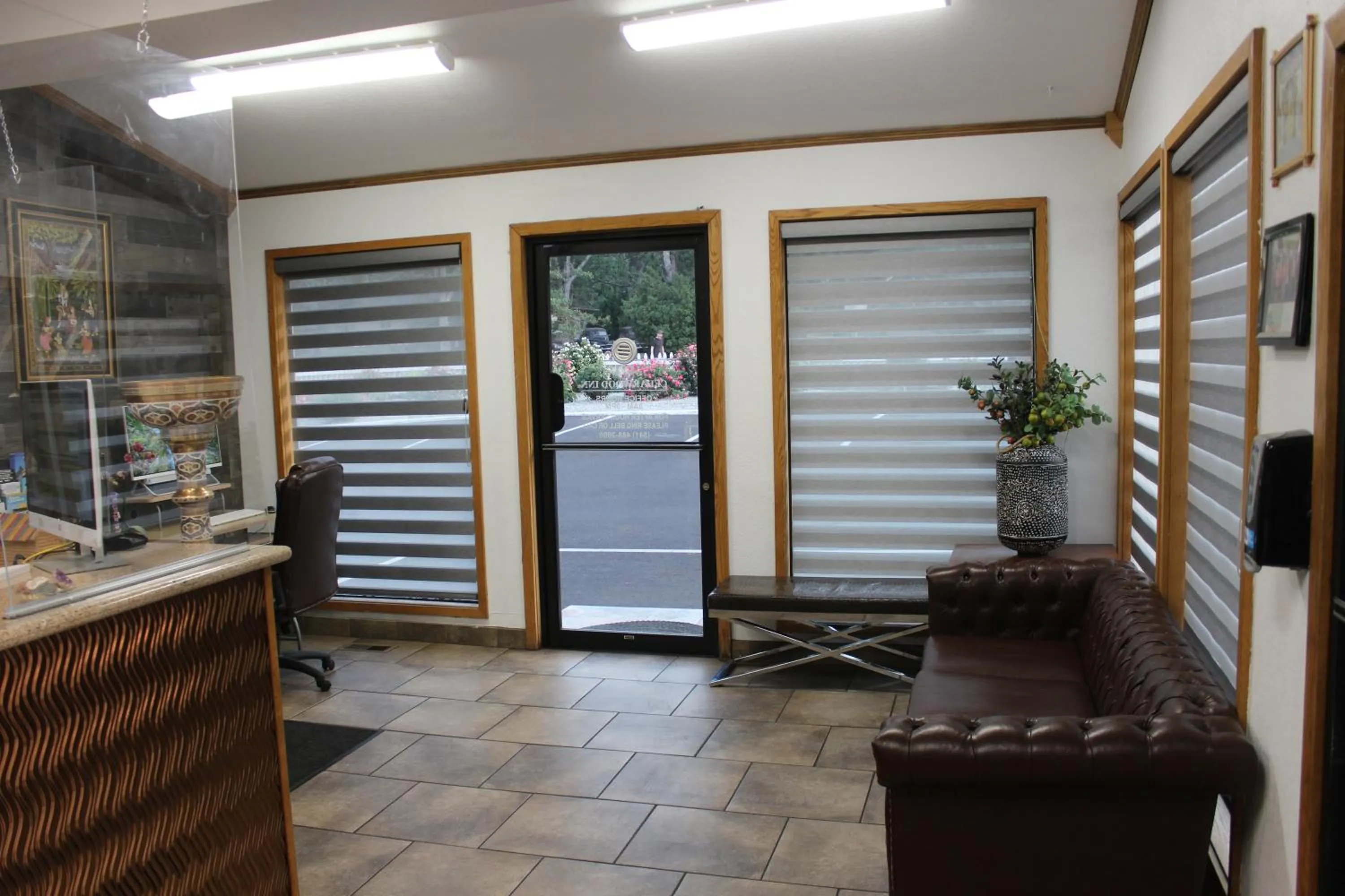 Lobby or reception in Cedarwood Inn of Ashland