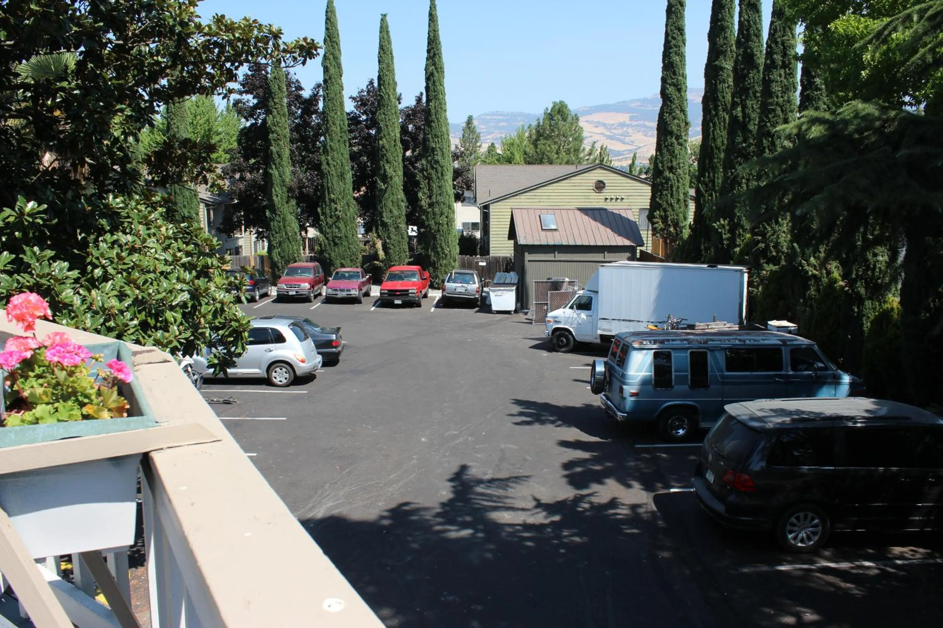 Neighbourhood in Cedarwood Inn of Ashland