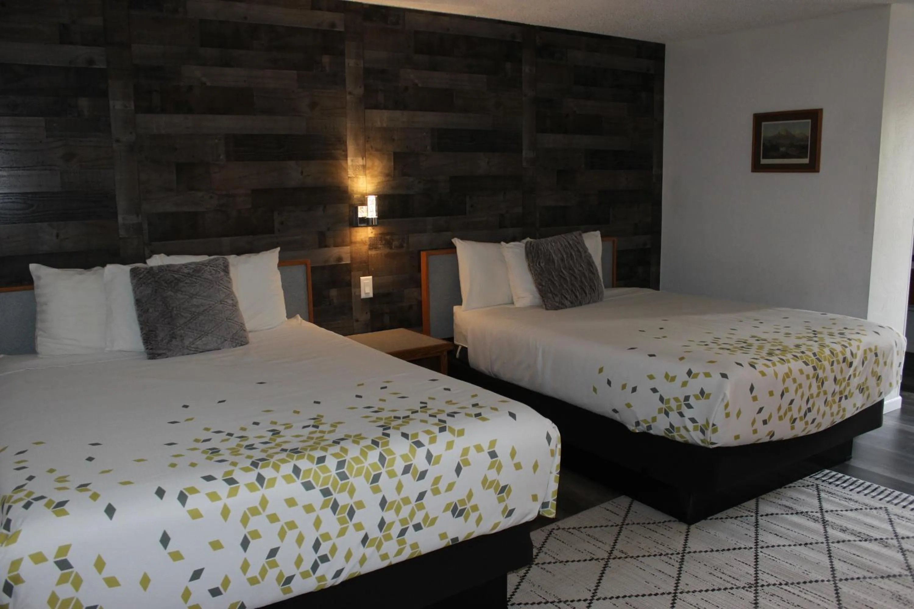 Bed in Cedarwood Inn of Ashland