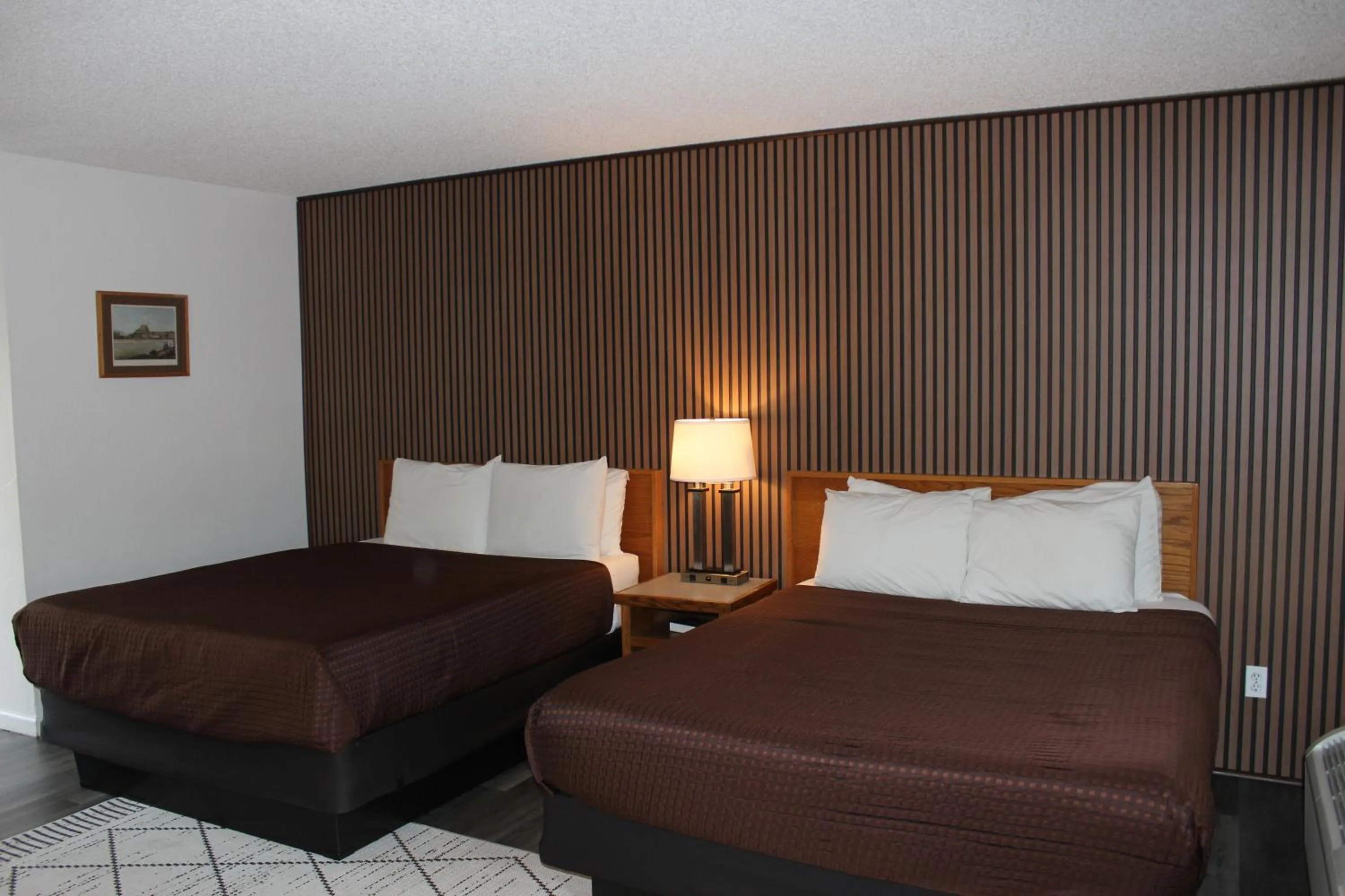 Bedroom, Bed in Cedarwood Inn of Ashland