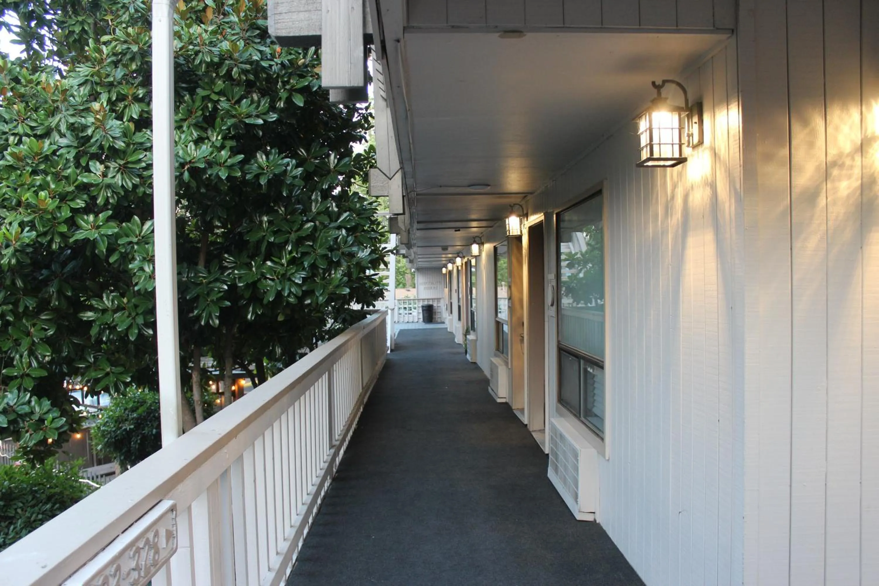 Property building in Cedarwood Inn of Ashland