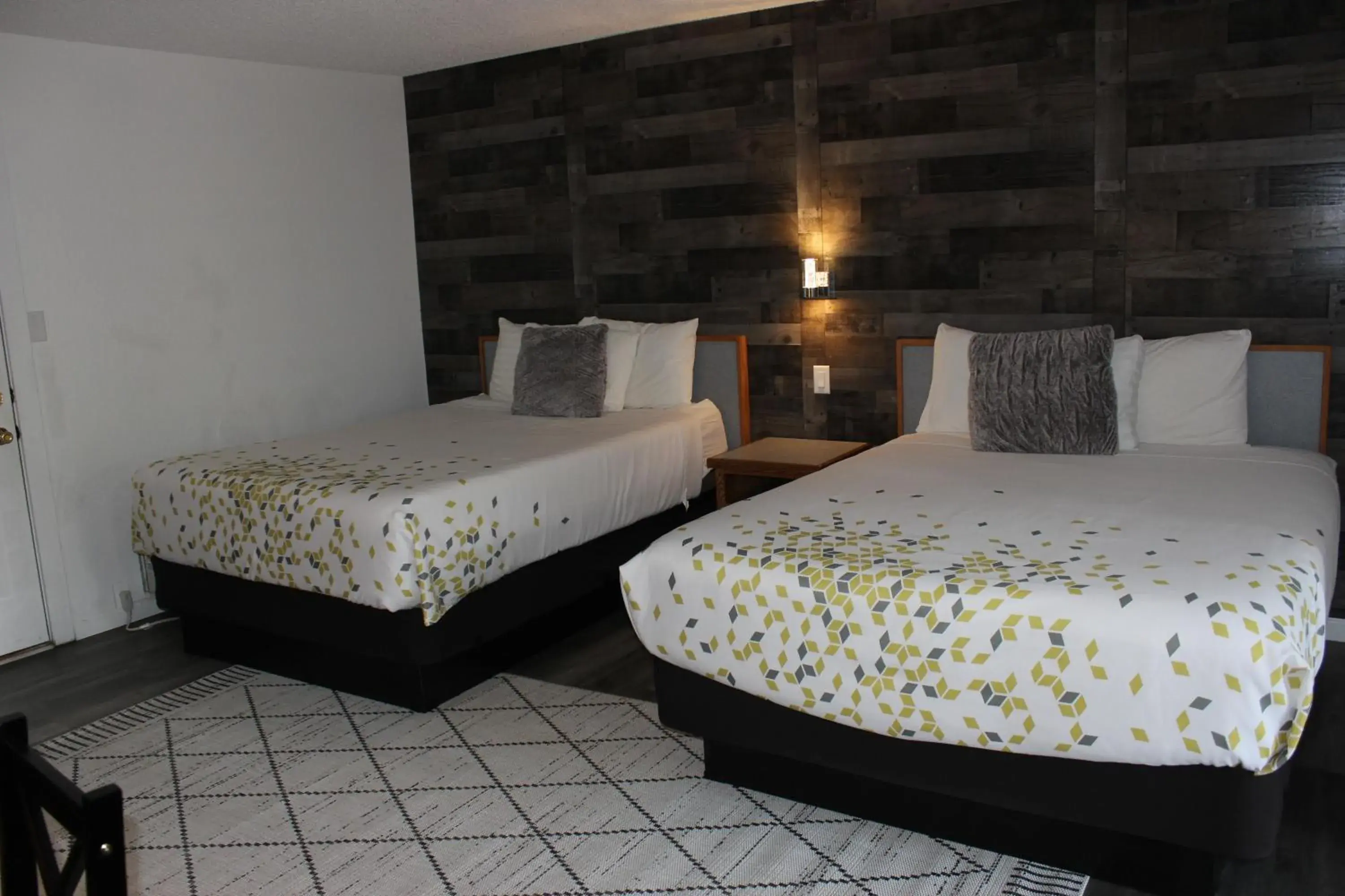 Bed in Cedarwood Inn of Ashland Bed in Cedarwood Inn of Ashland