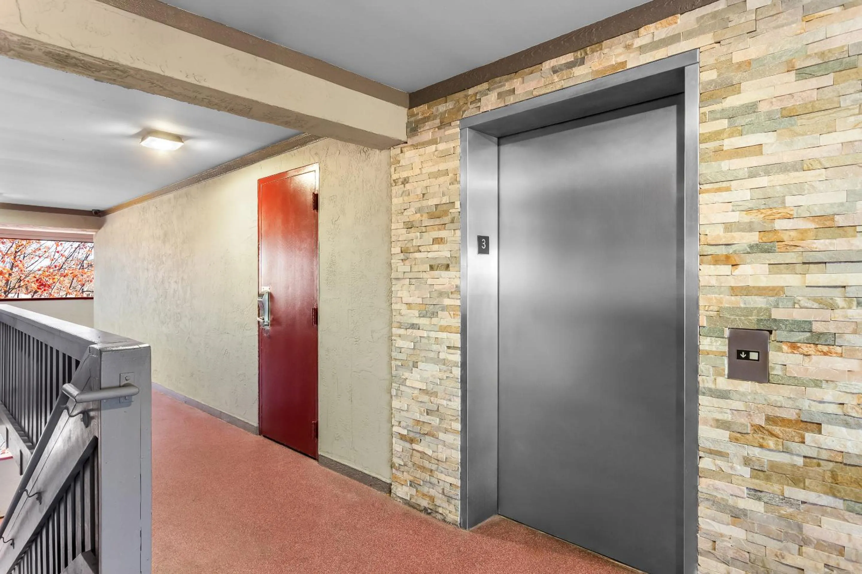 elevator in Red Roof PLUS Chicago - Hoffman Estates