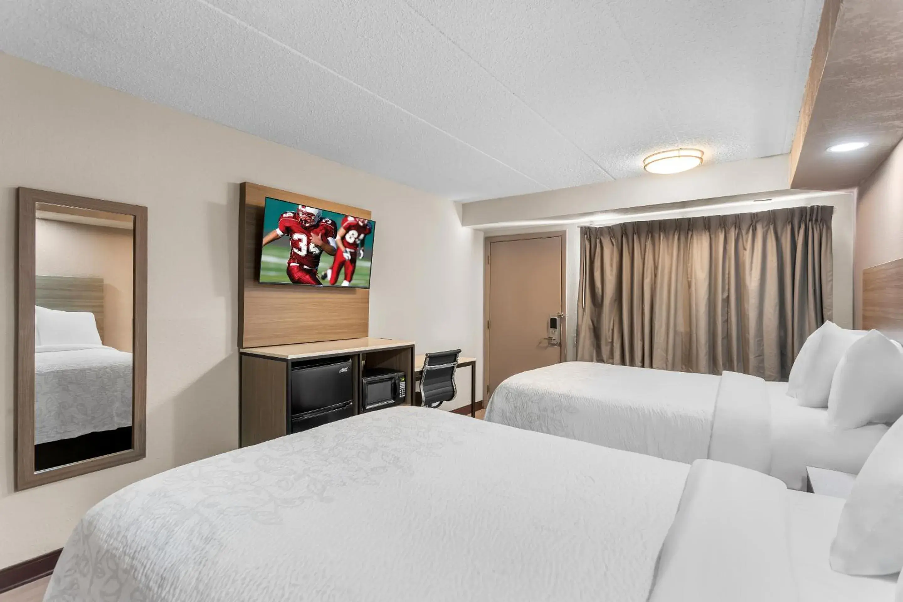 Standard Room with Two Double Beds Disability Access Smoke Free in Red Roof PLUS Chicago - Hoffman Estates Standard Room with Two Double Beds Disability Access Smoke Free in Red Roof PLUS Chicago - Hoffman Estates