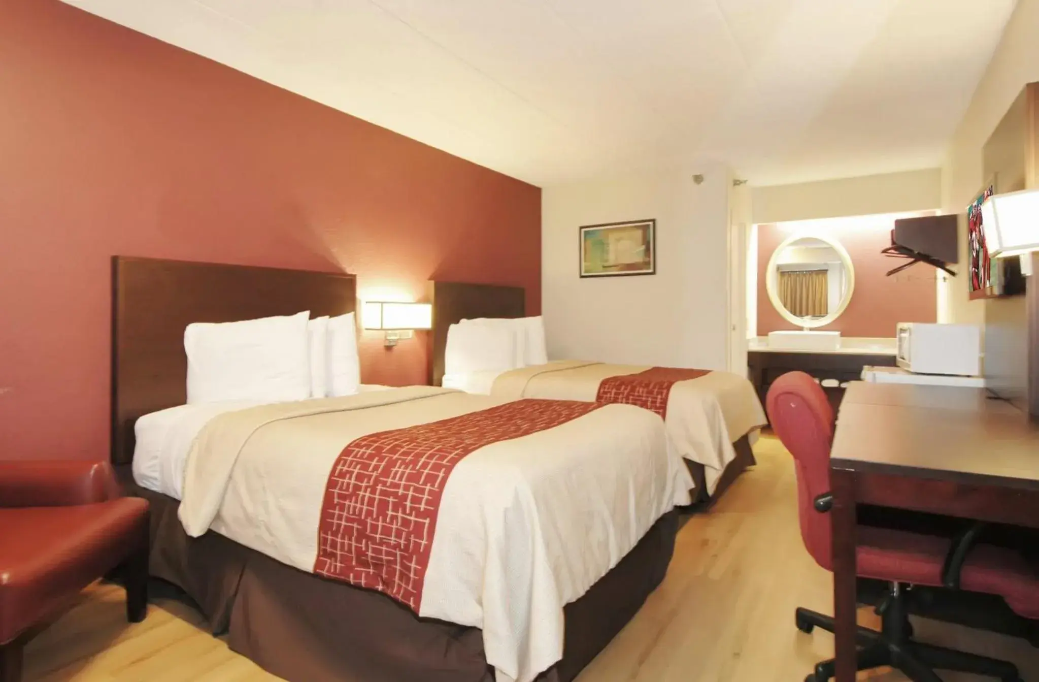 Deluxe Room with Two Double Beds Smoke Free in Red Roof PLUS Chicago - Hoffman Estates Deluxe Room with Two Double Beds Smoke Free in Red Roof PLUS Chicago - Hoffman Estates