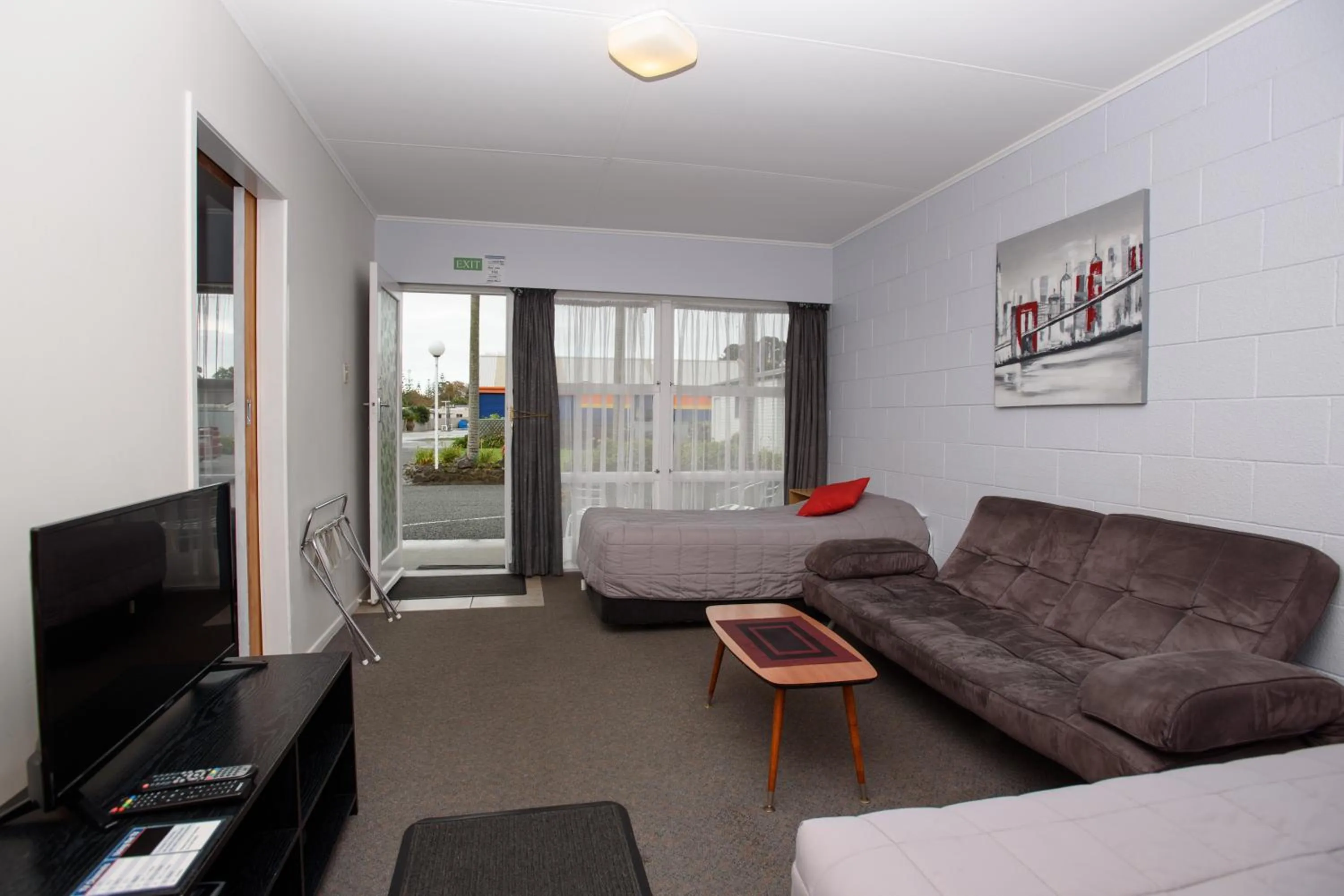 Living room in Kauri Lodge Motel