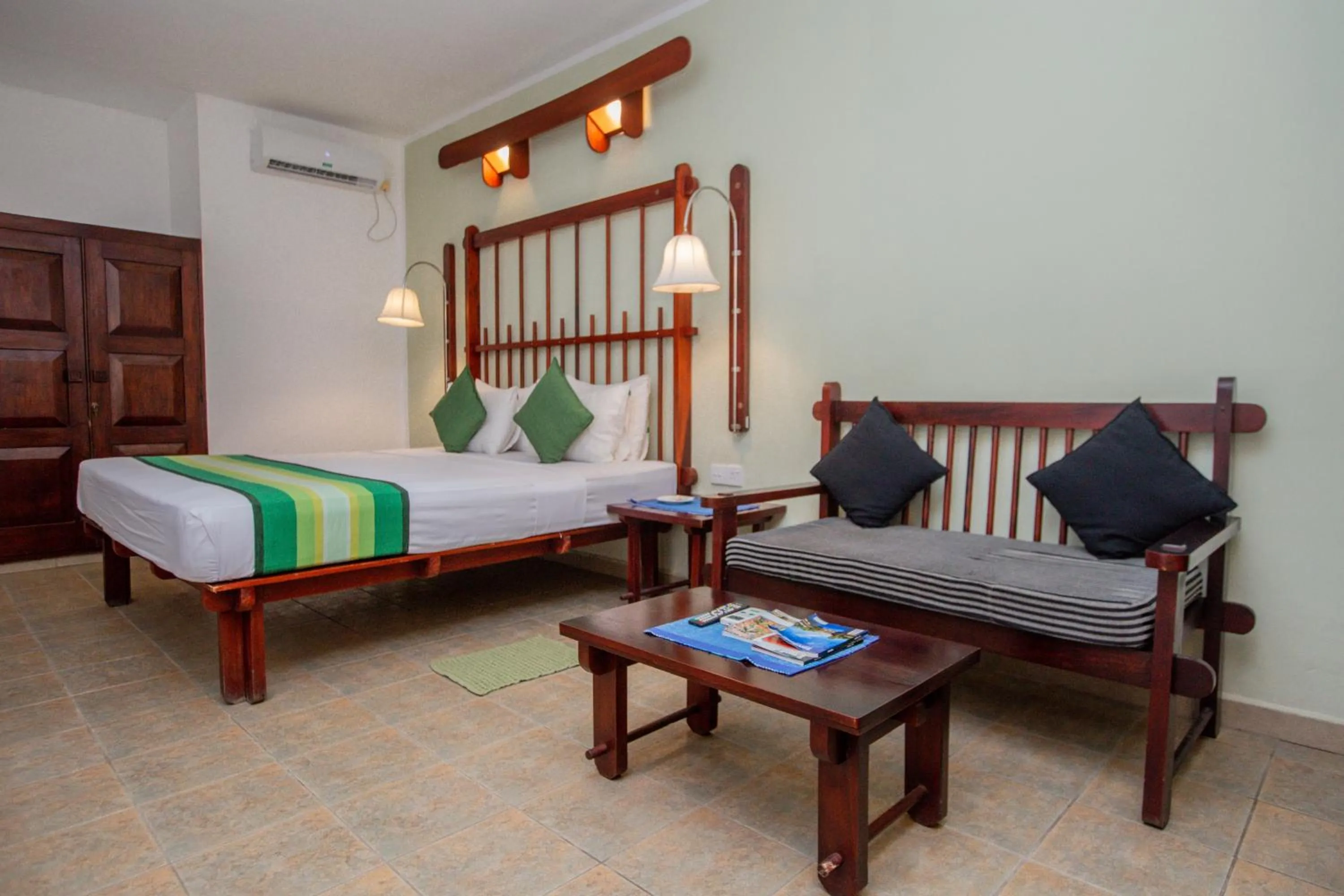 Bedroom, Bed in Koggala Beach Hotel