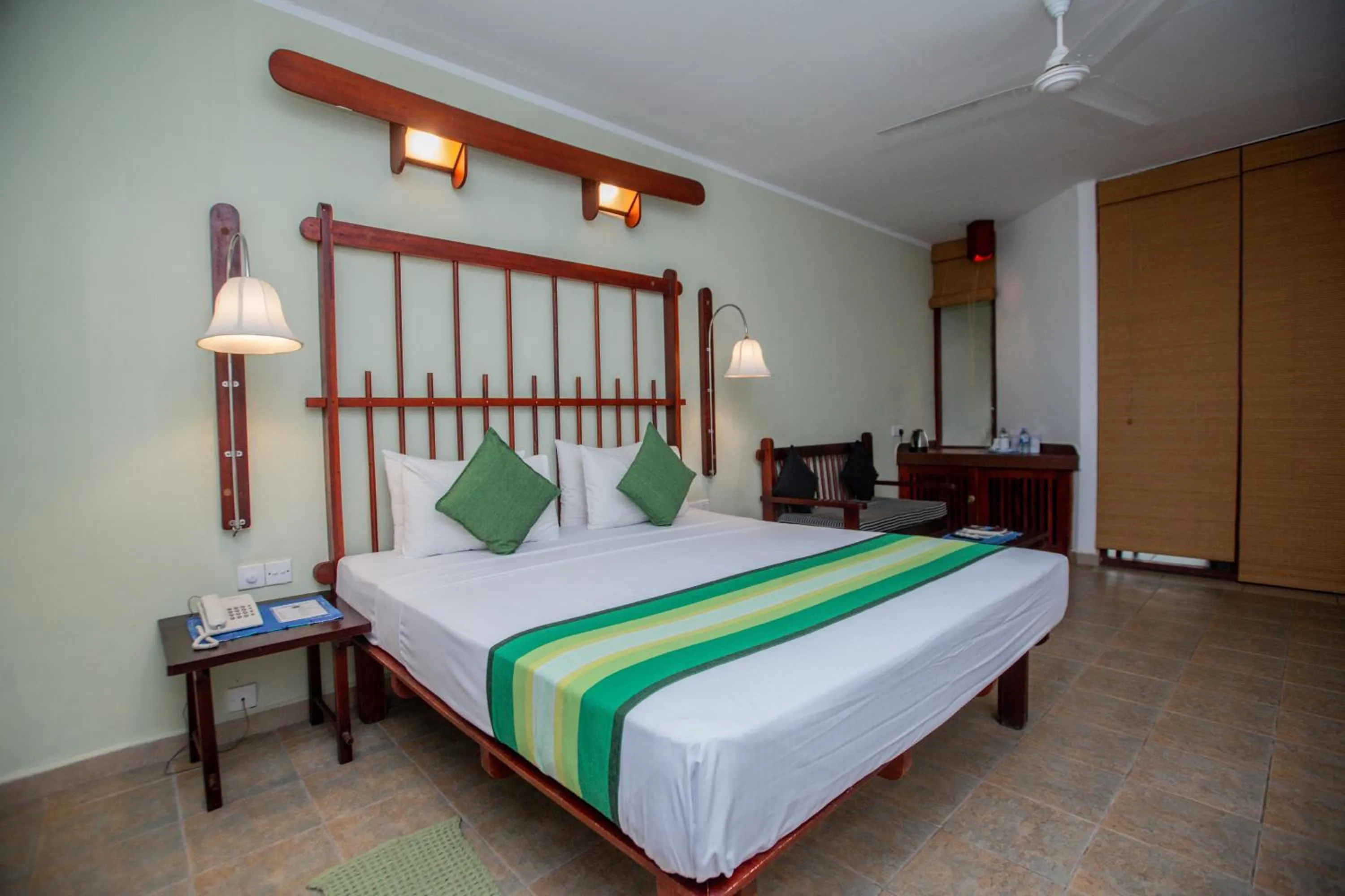 Bedroom, Bed in Koggala Beach Hotel
