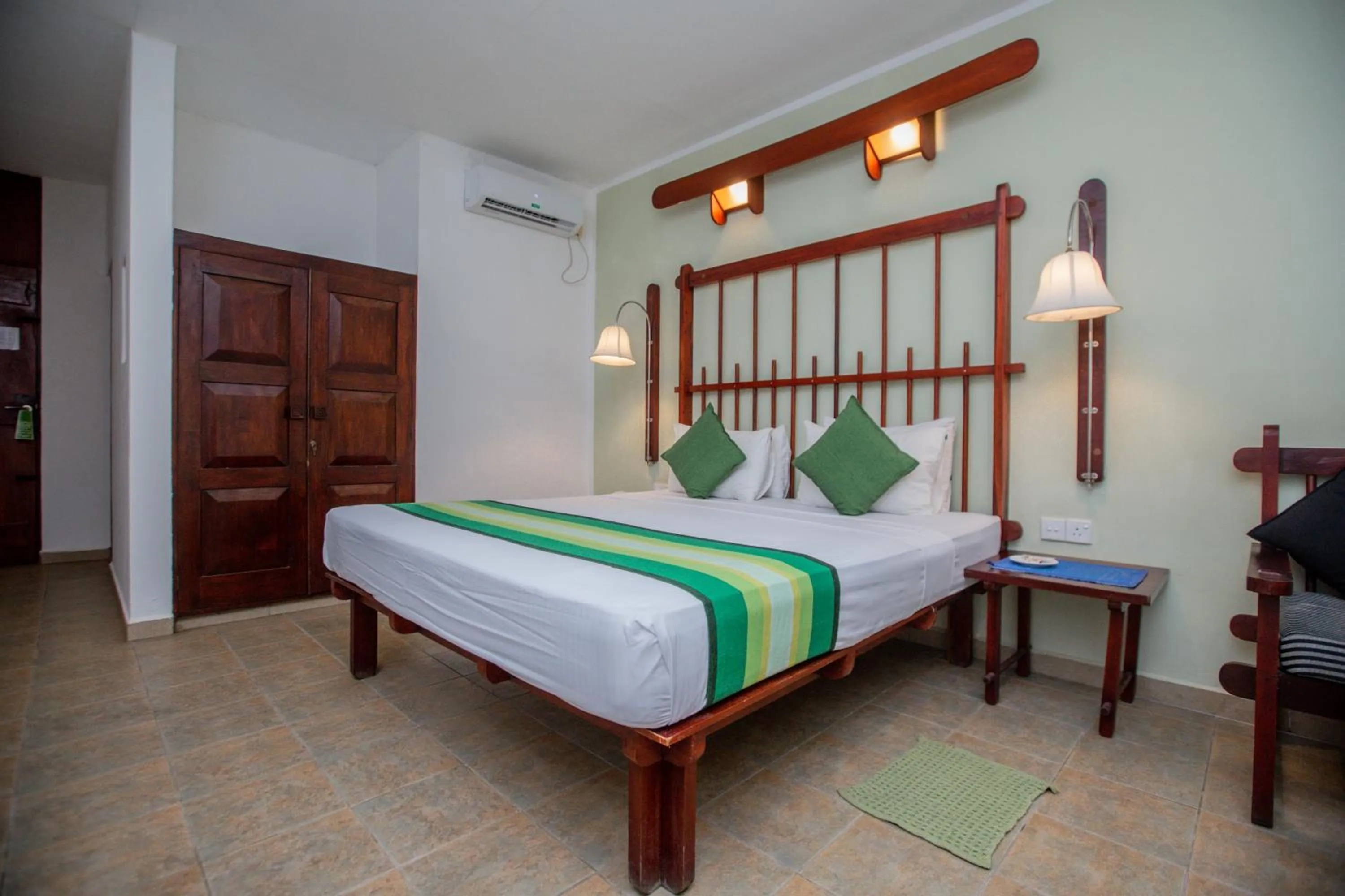 Bedroom, Bed in Koggala Beach Hotel