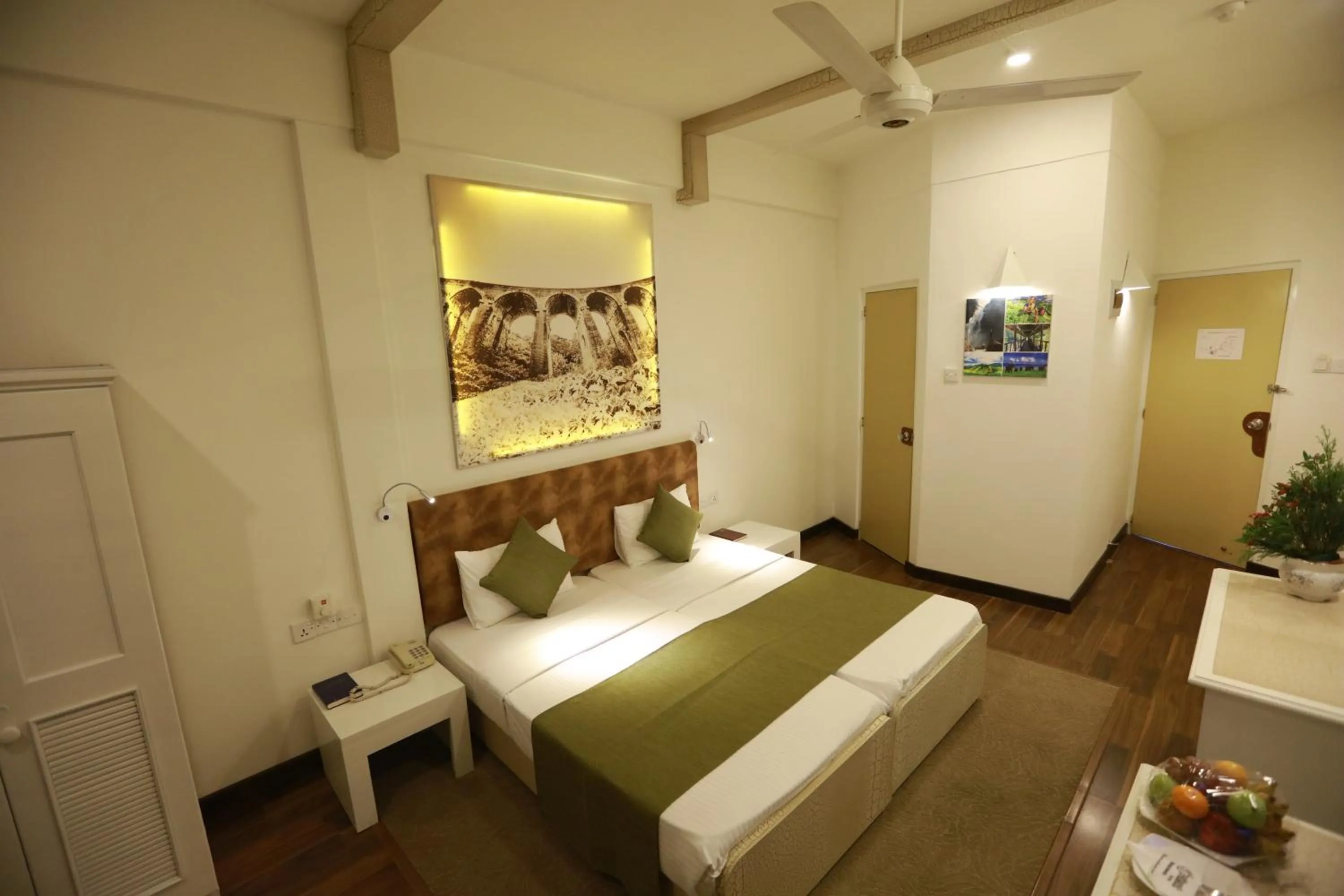 Bedroom, Bed in Orient Hotel