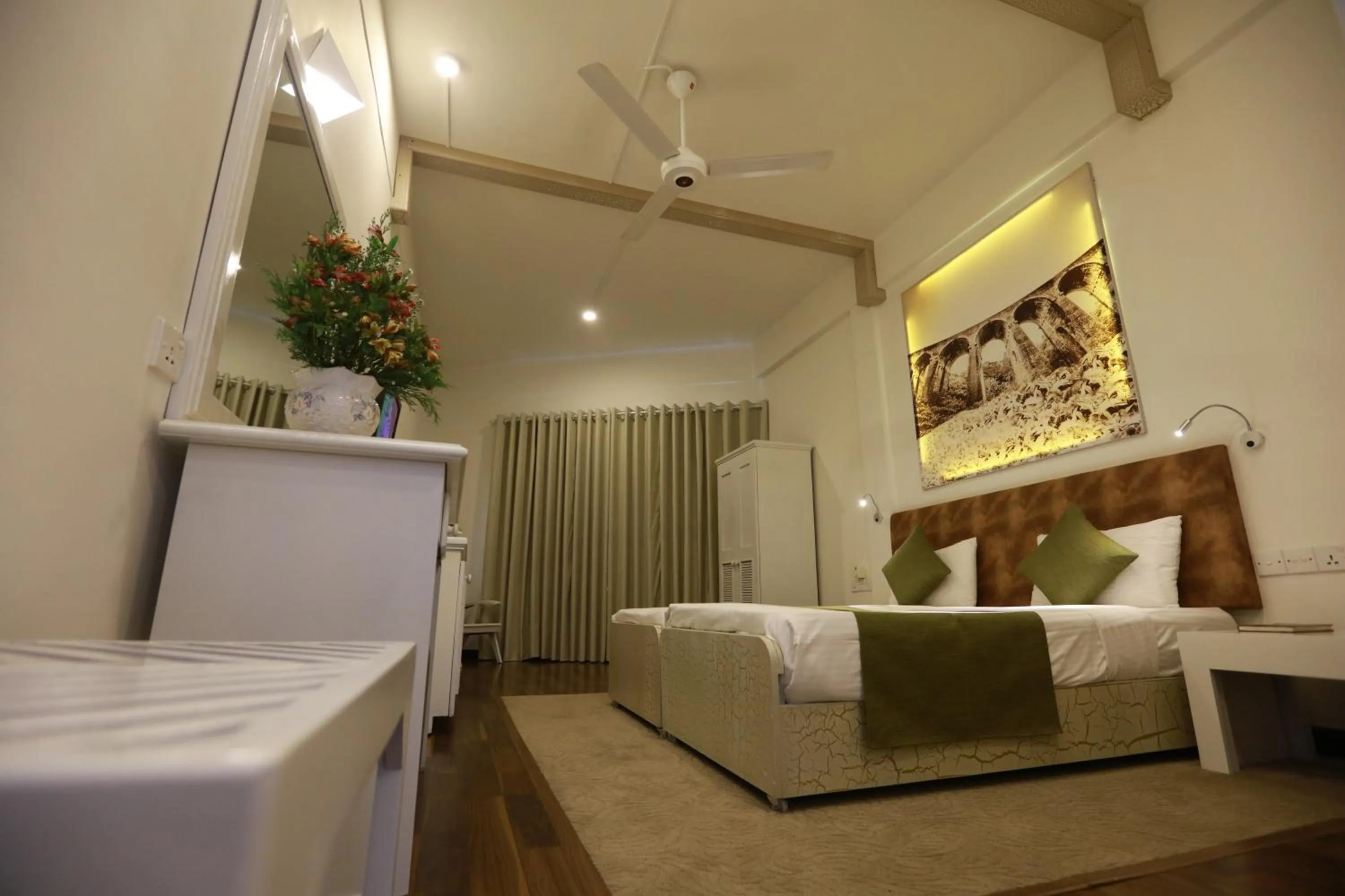 Photo of the whole room, Bed in Orient Hotel