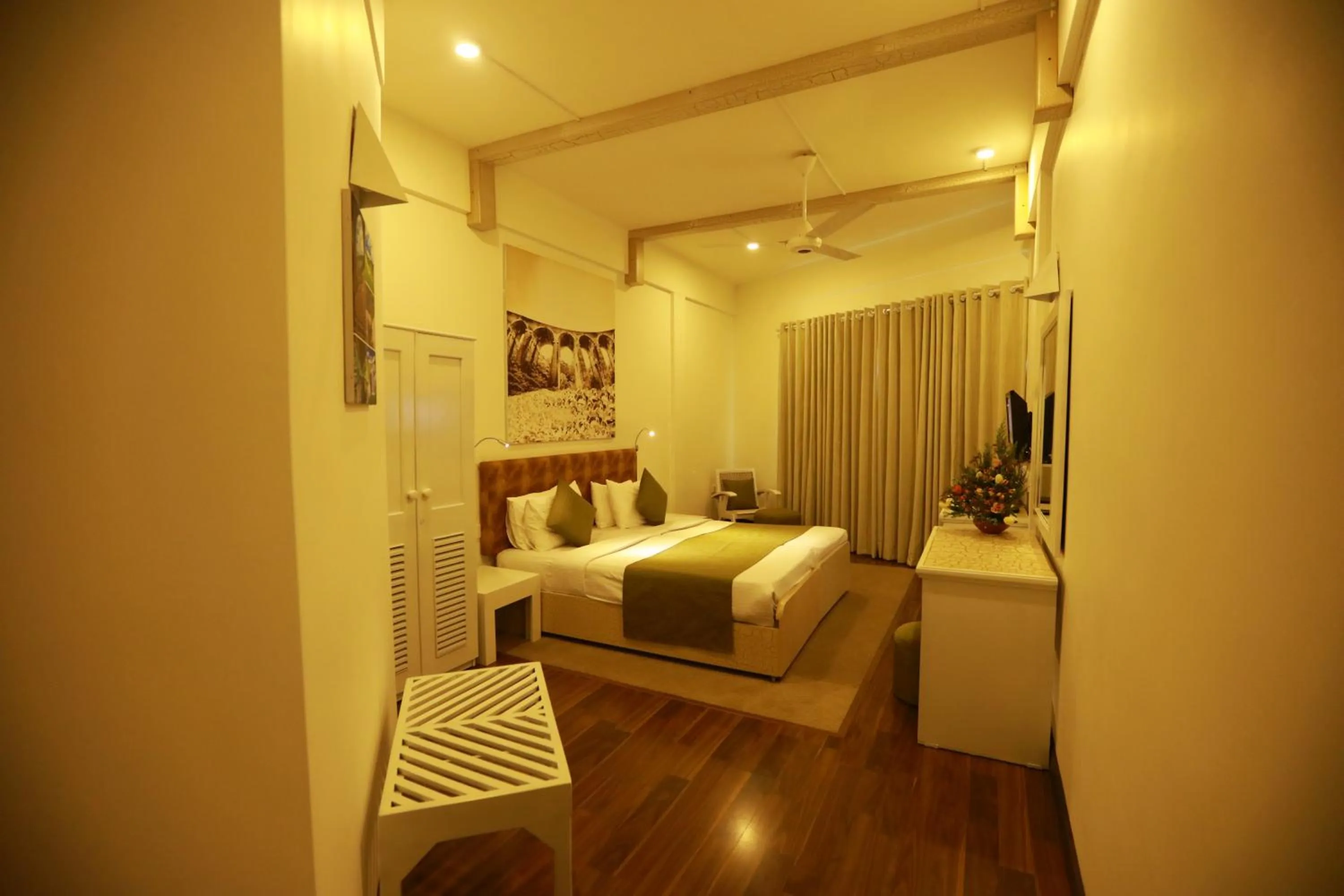 Photo of the whole room, Bed in Orient Hotel