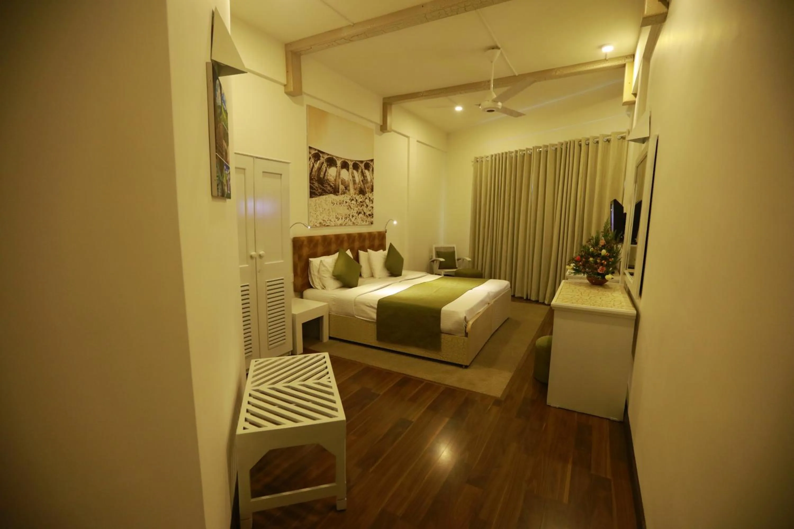 Photo of the whole room, Bed in Orient Hotel