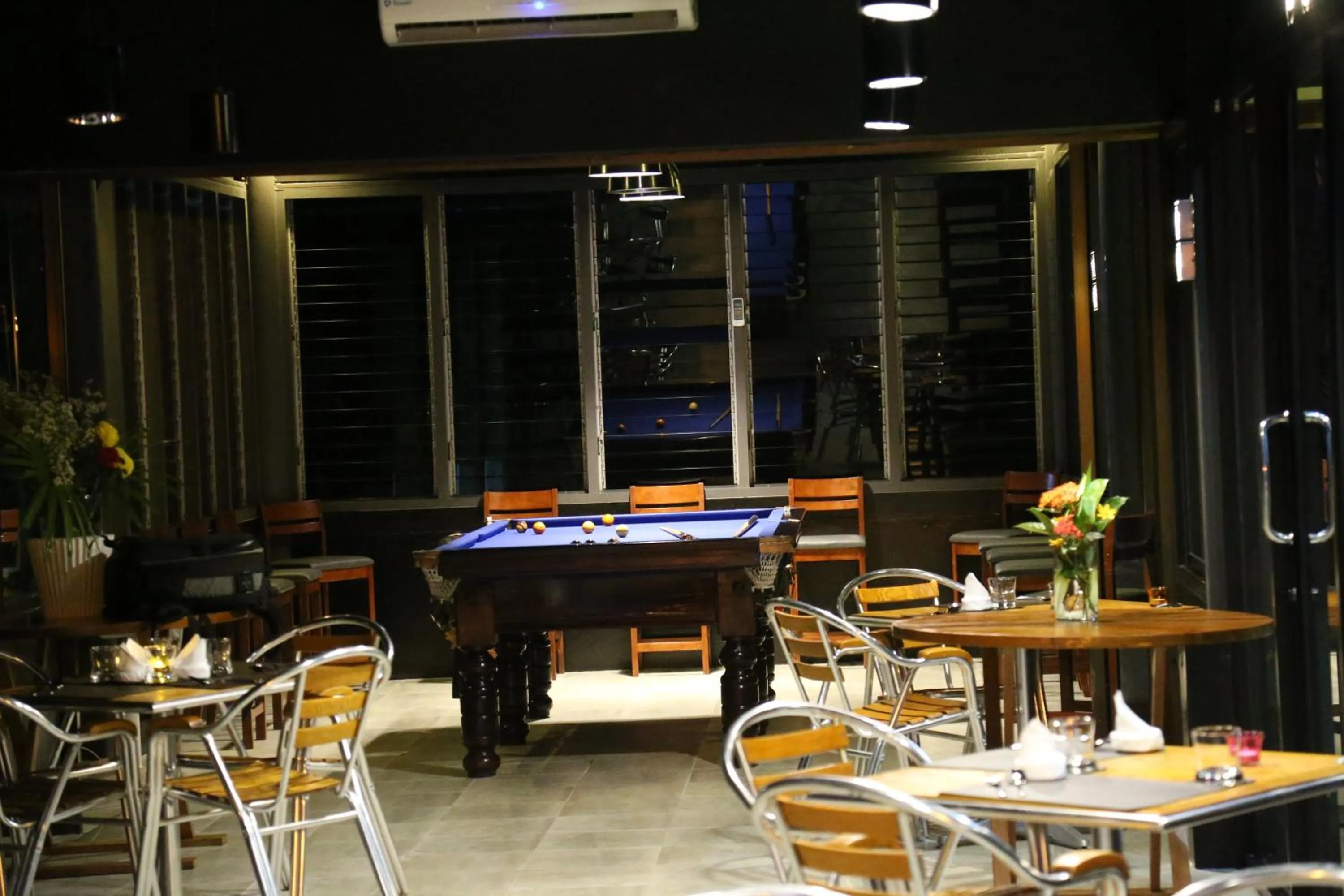 Restaurant/places to eat in Tha Lane Bay Villas