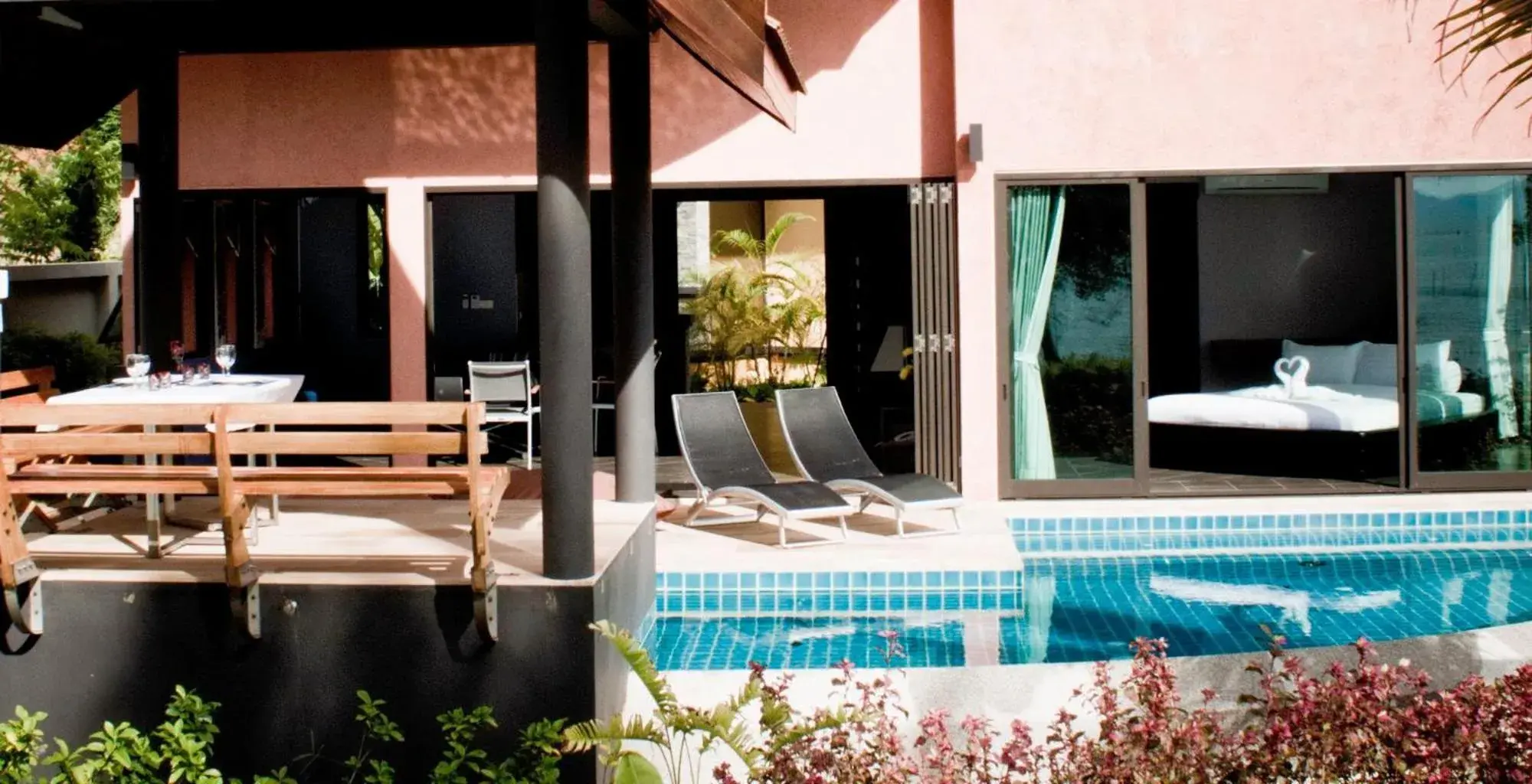 Swimming pool in Tha Lane Bay Villas Swimming pool in Tha Lane Bay Villas