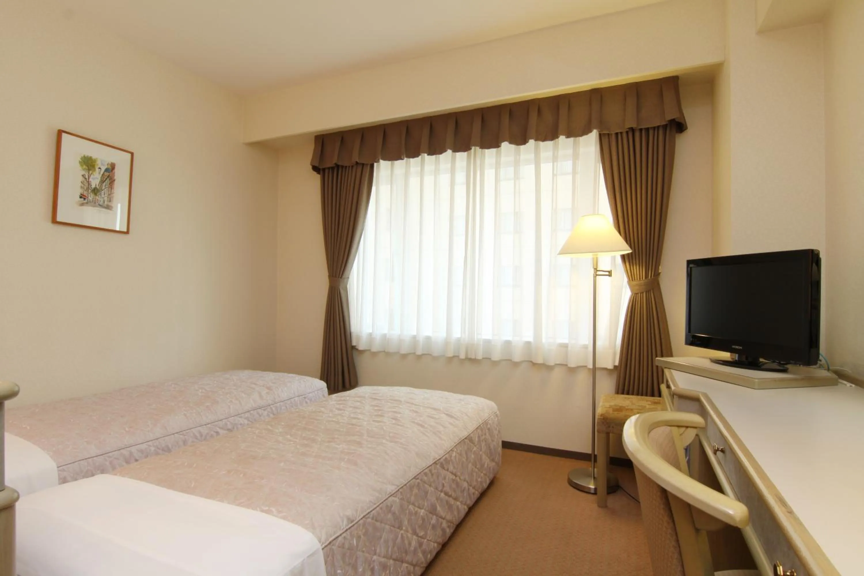 Day, Bed in Hotel Green Tower Makuhari