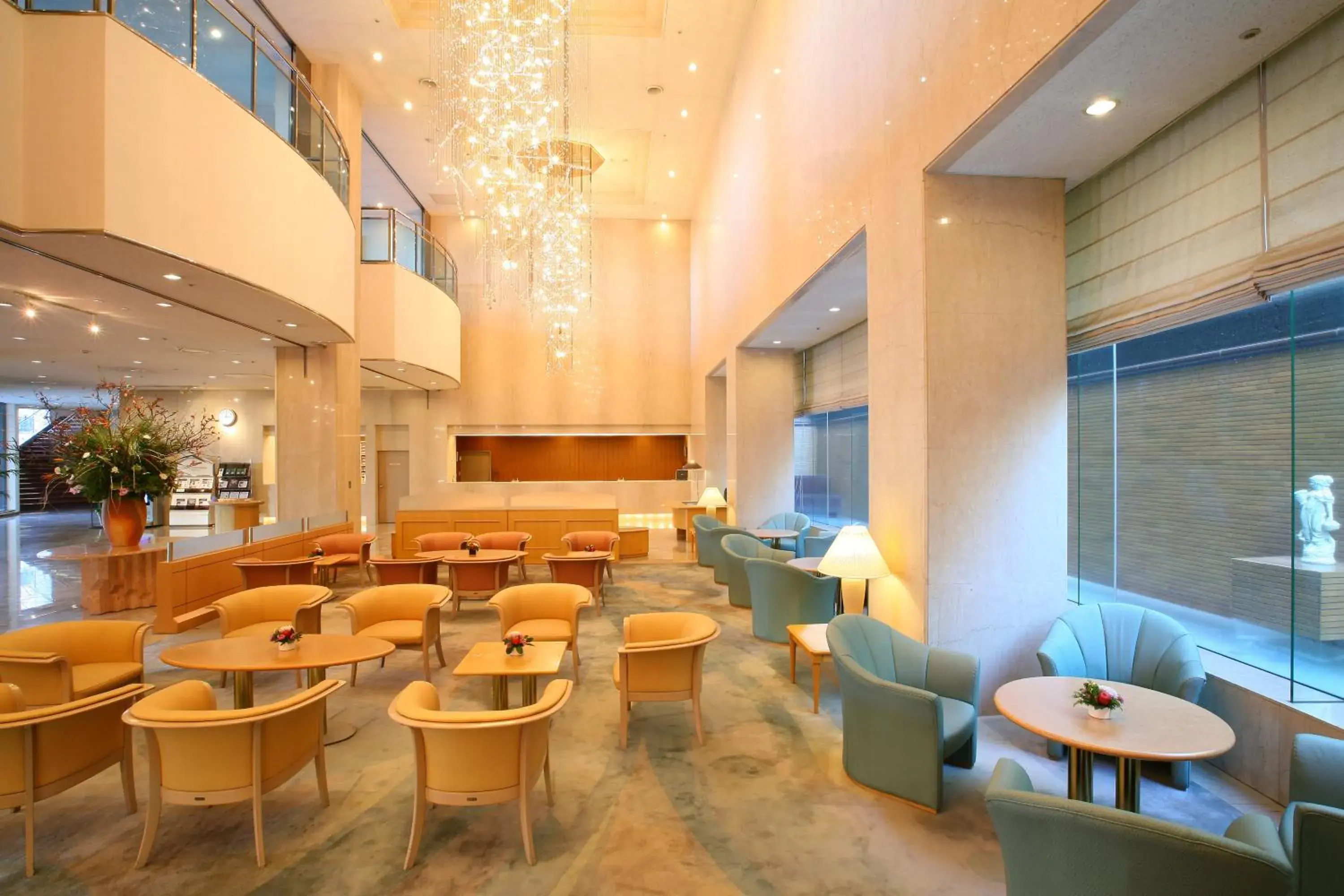 Lounge or bar in Hotel Green Tower Makuhari Lounge or bar in Hotel Green Tower Makuhari