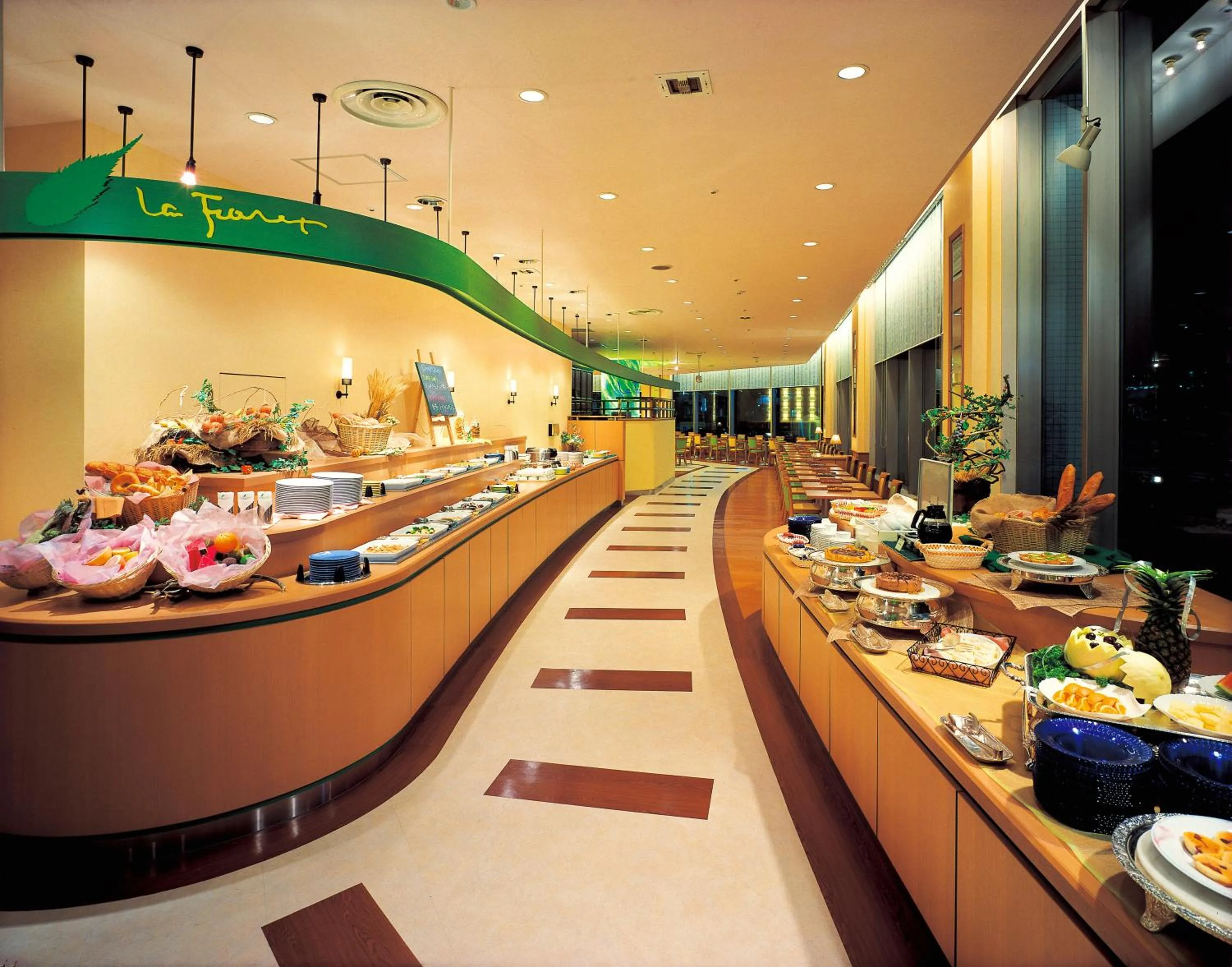 Restaurant/places to eat in Hotel Green Tower Makuhari