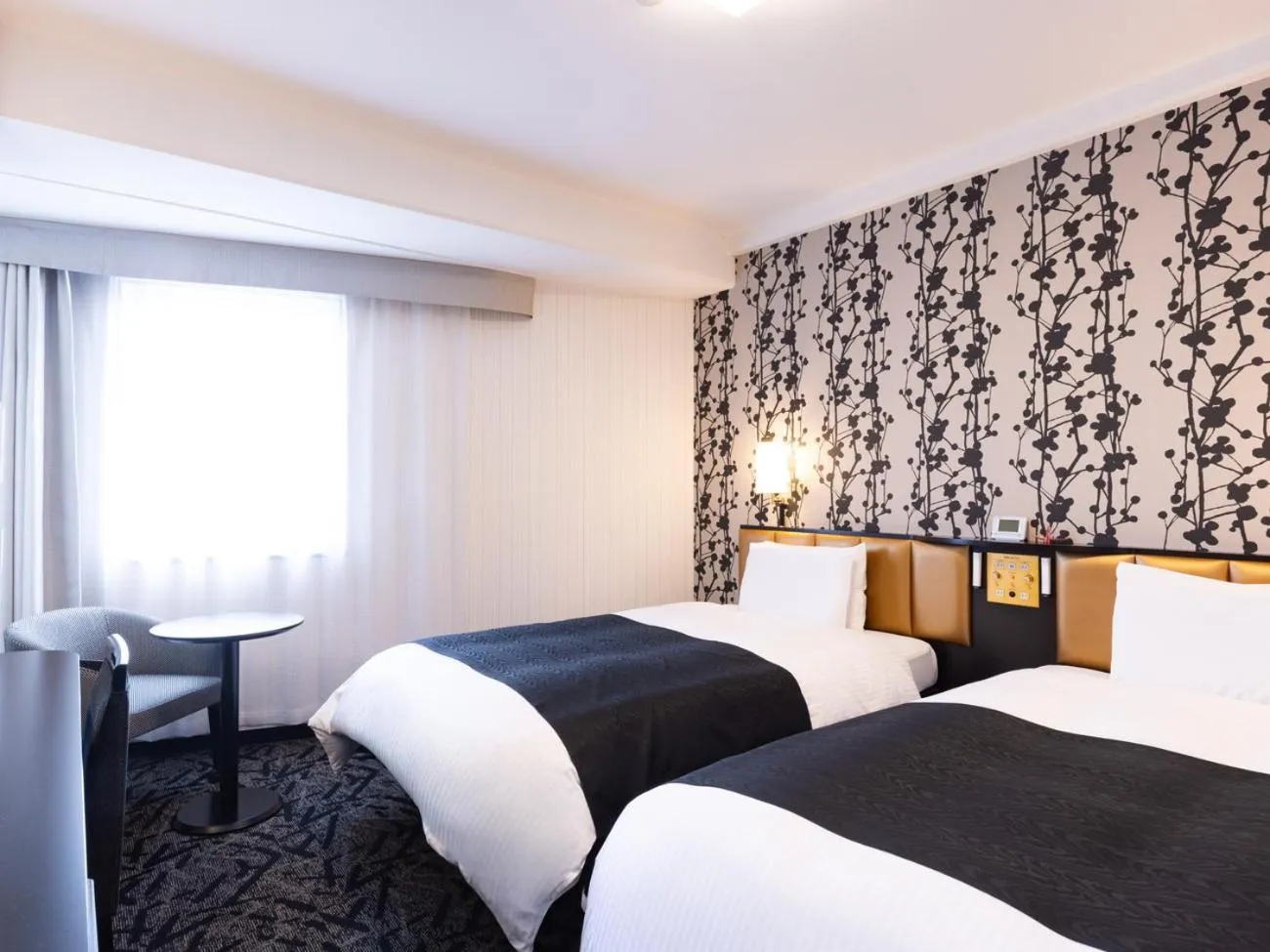 Photo of the whole room, Bed in APA Hotel Kanazawa Nishi