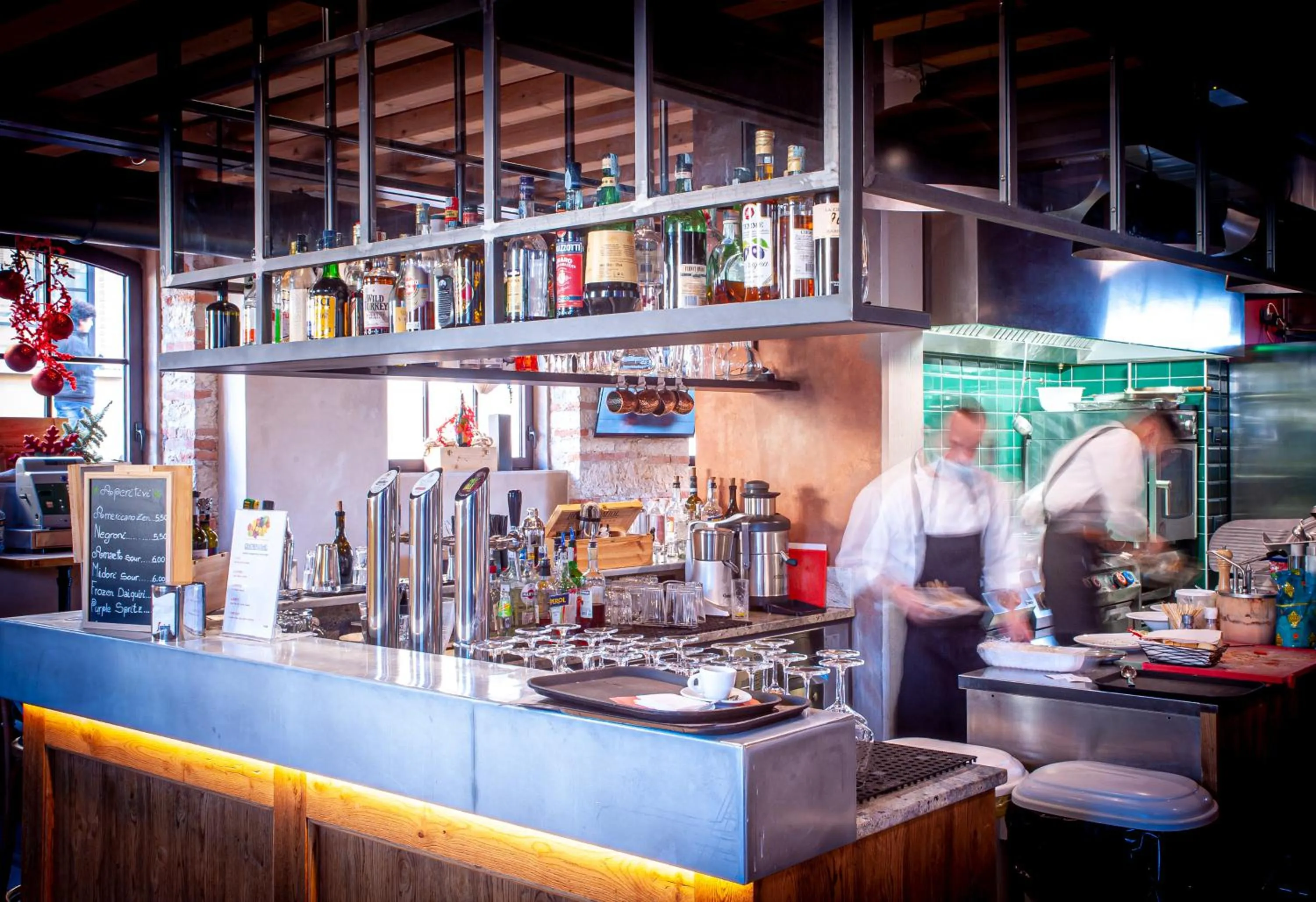 Lounge or bar in NUOVA FILANDA Rooms and More