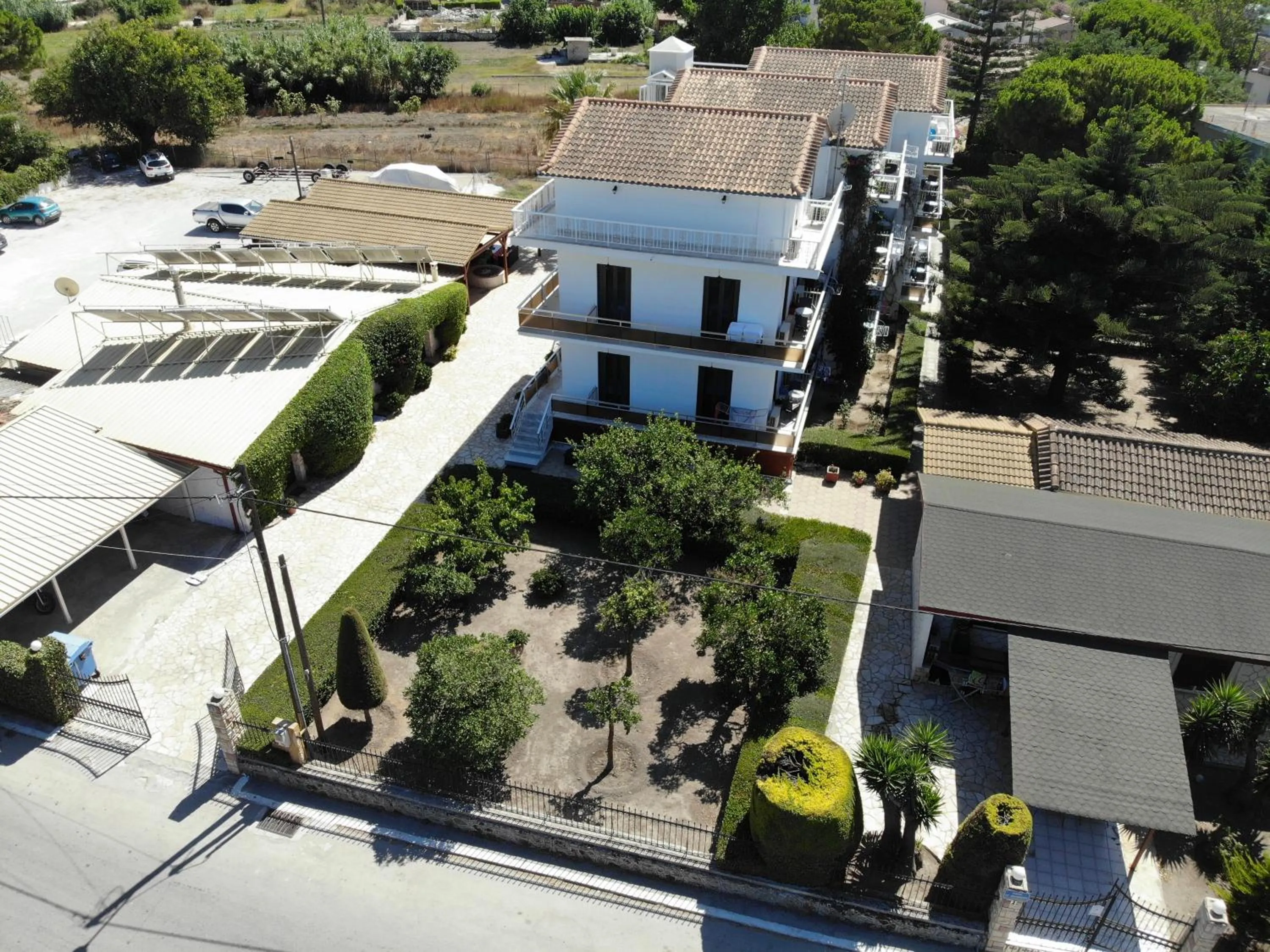 Property building in Pettas Apartments